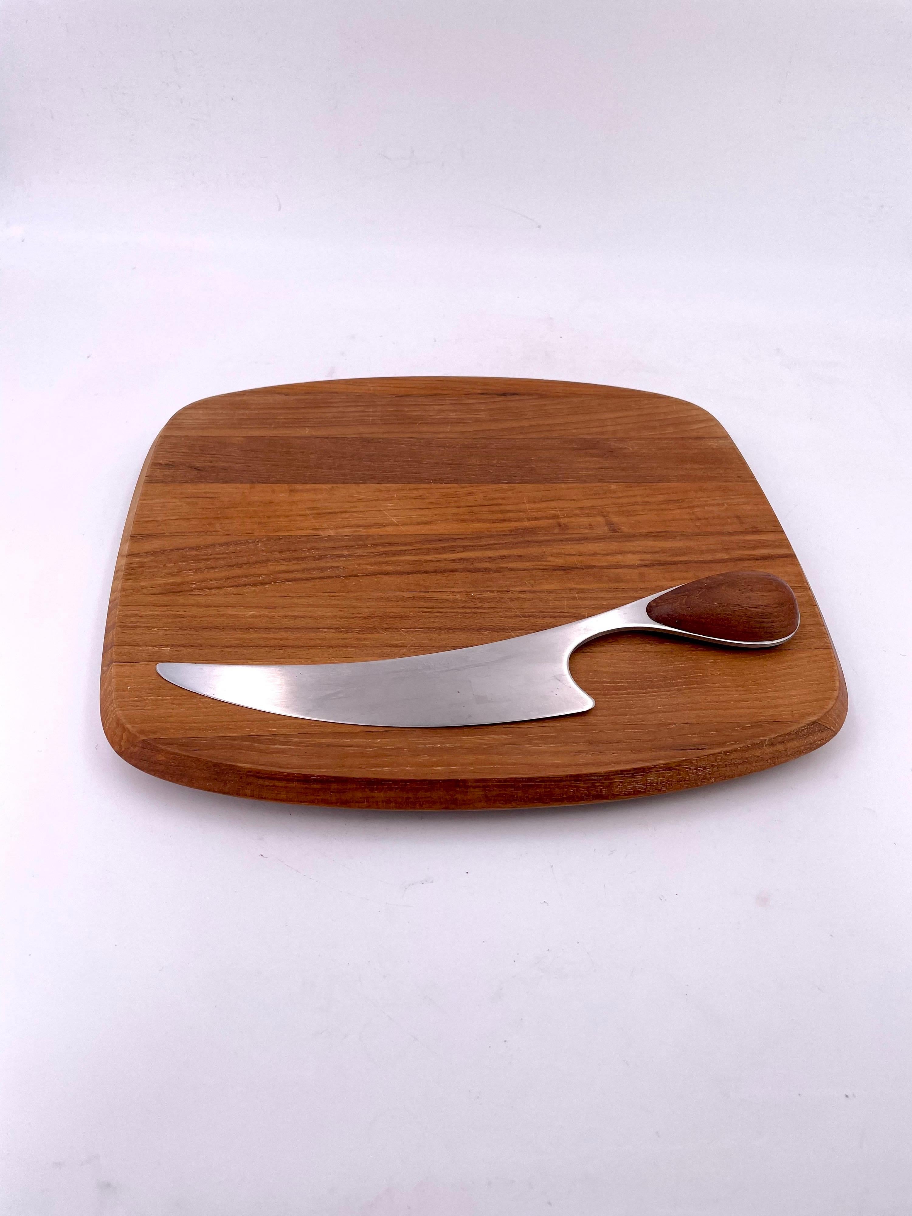 Danish Solid Teak Cheese Tray with Knife Designed by Vivianna Torun for Dansk