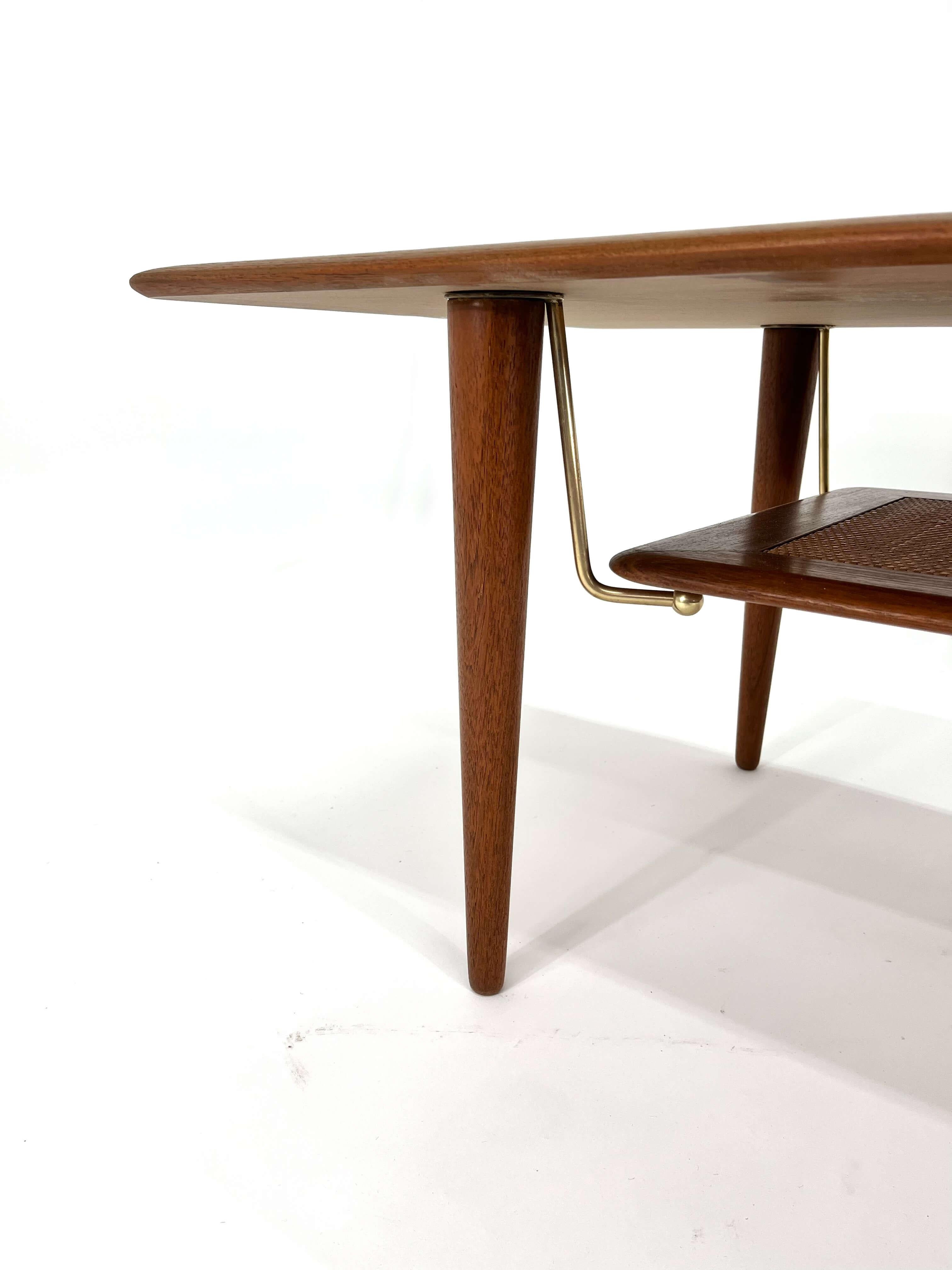 Solid Teak Coffee Table by Peter Hvidt & Orla Mølgaard Nielsen for France & Søn  In Excellent Condition In San Diego, CA