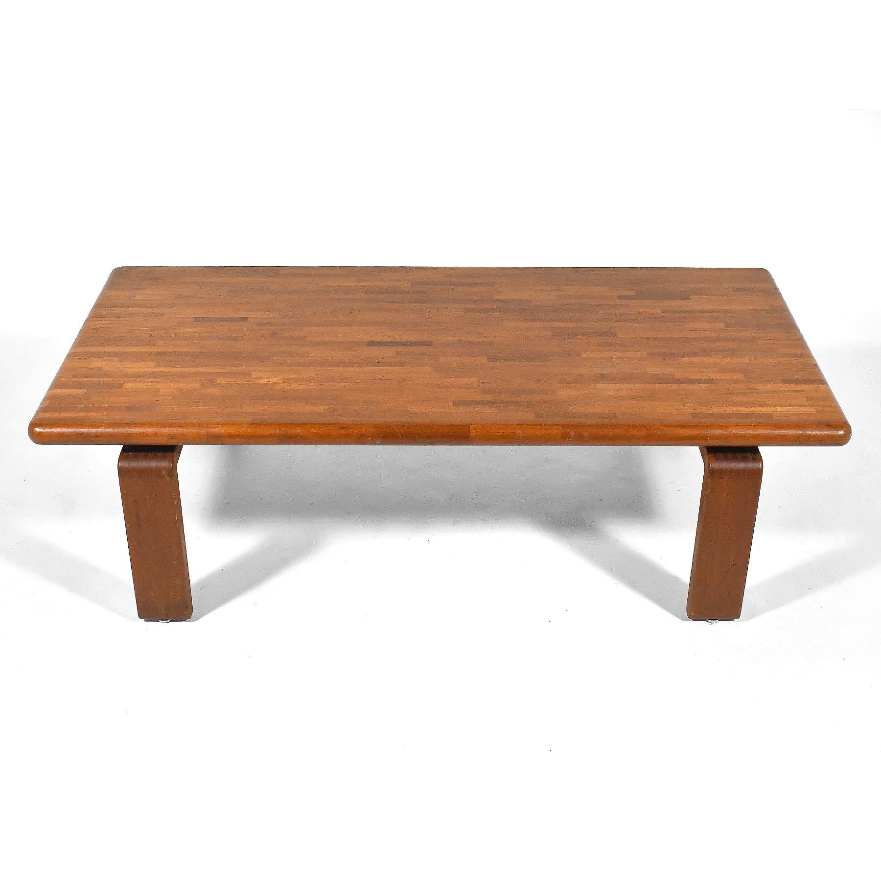 Table basse en teck massif Bon état - En vente à Highland, IN