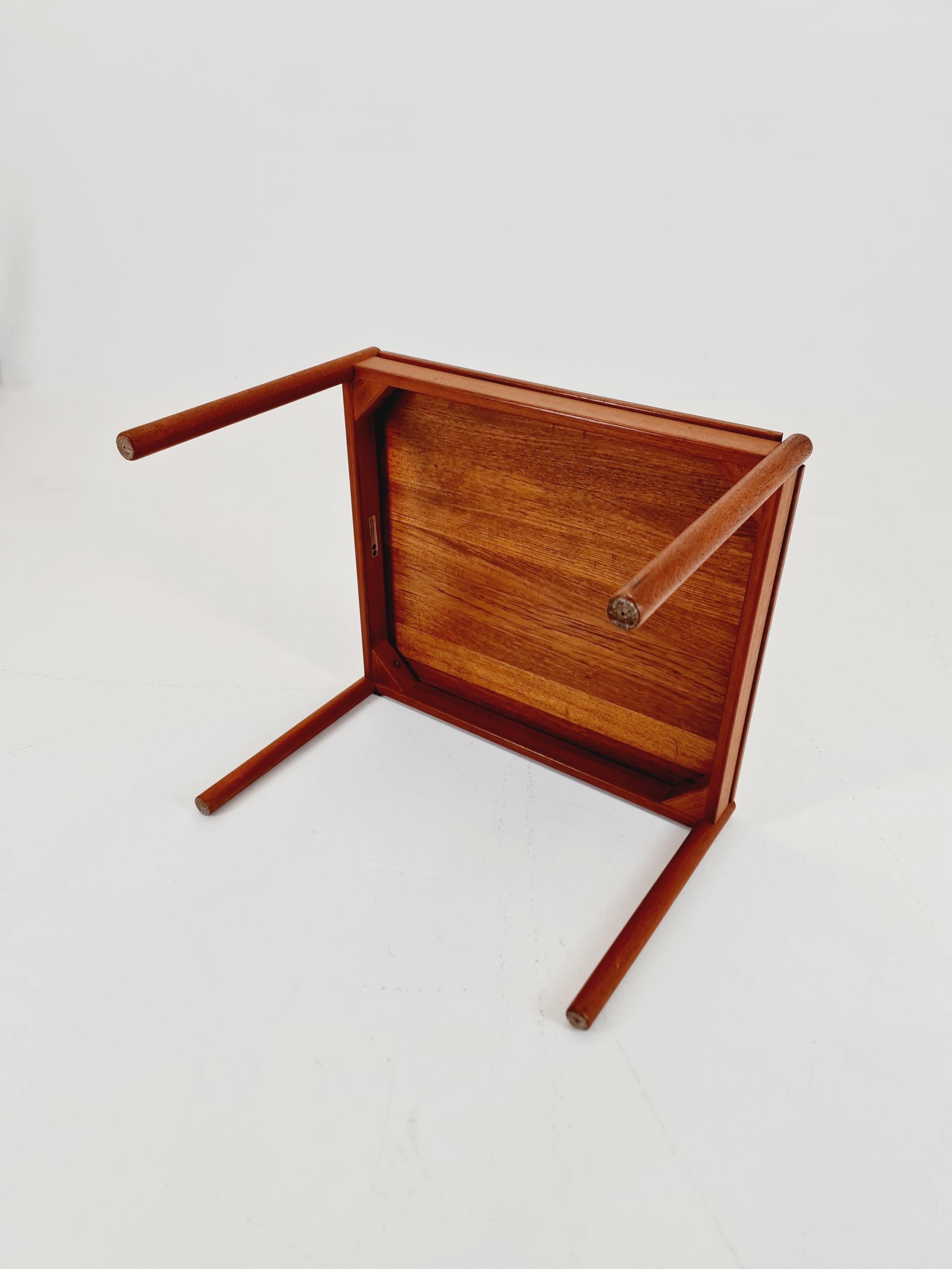 Solid Teak coffee table/ side table, By Magnus Olesen for Drup Mobelfabrik, 1960 For Sale 1