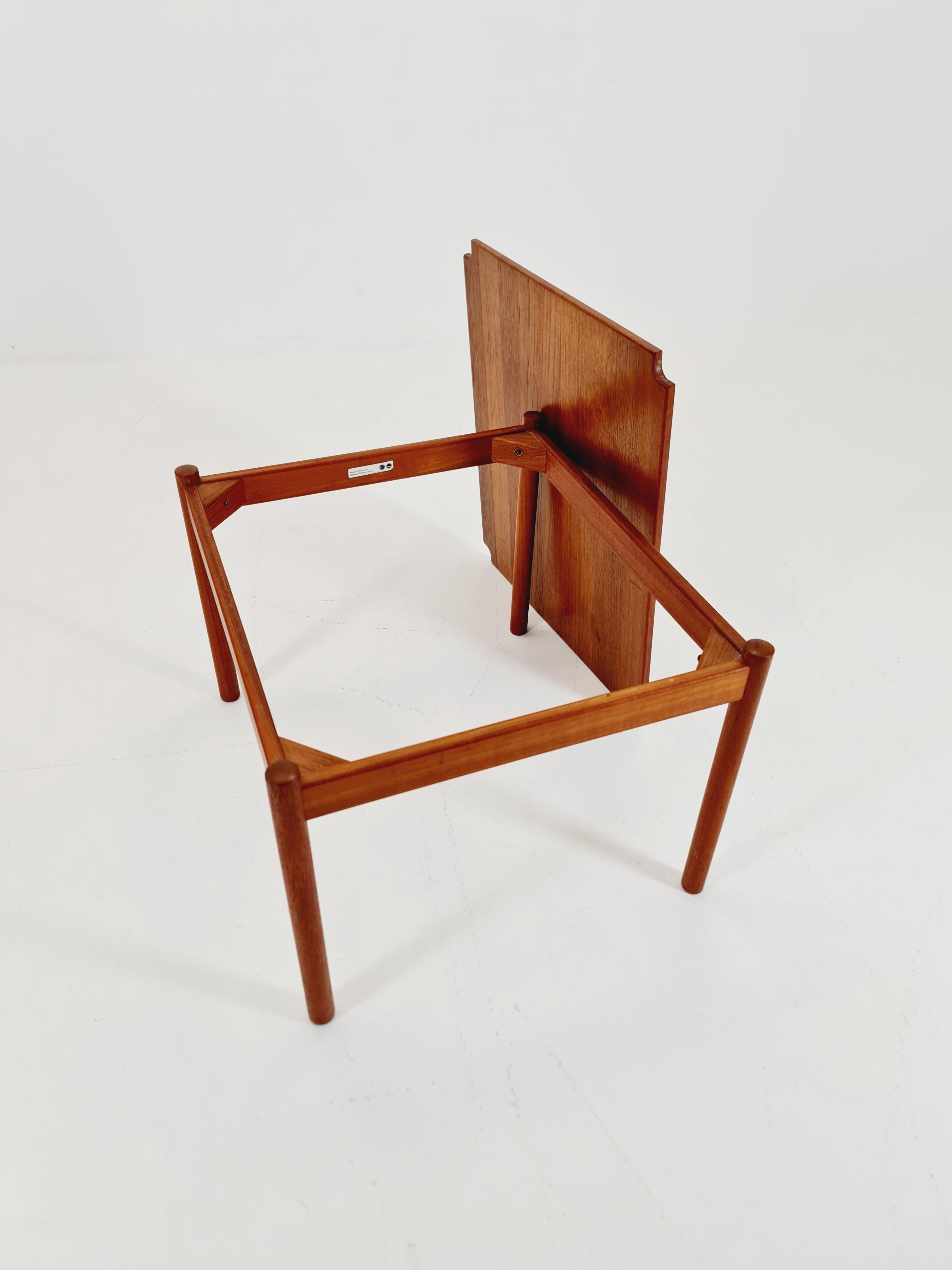 Solid Teak coffee table/ side table, By Magnus Olesen for Drup Mobelfabrik, 1960 For Sale 3