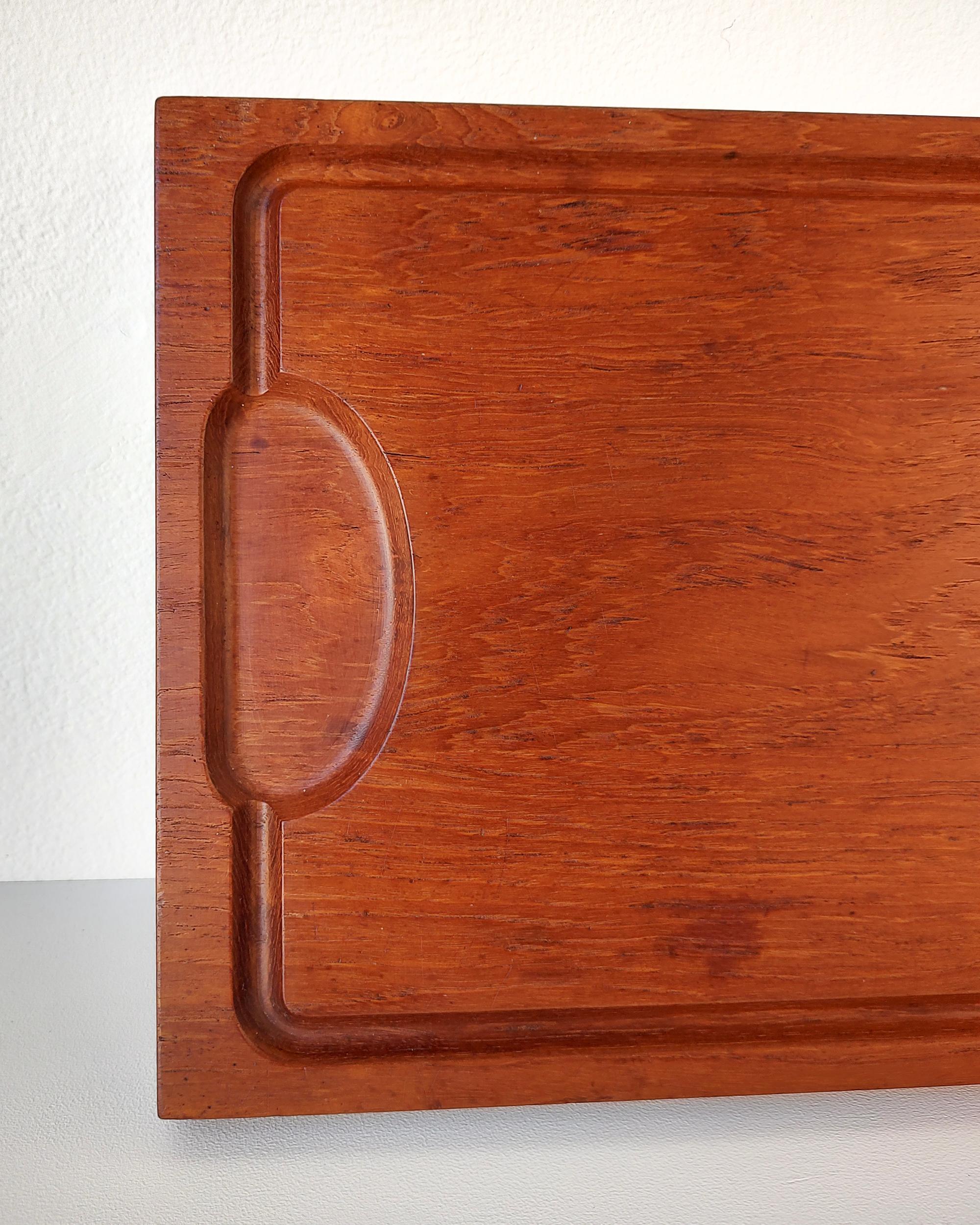 20th Century Solid Teak Cutting Board with Carved Channel For Sale