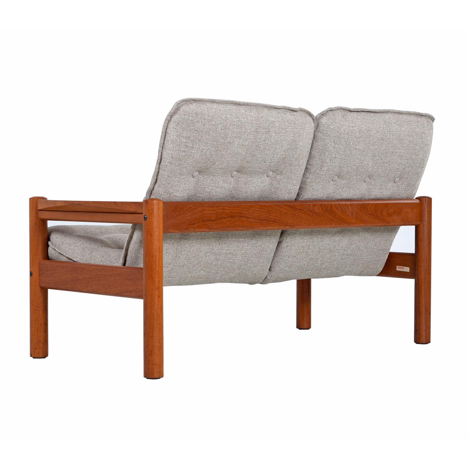 domino mobler loveseat