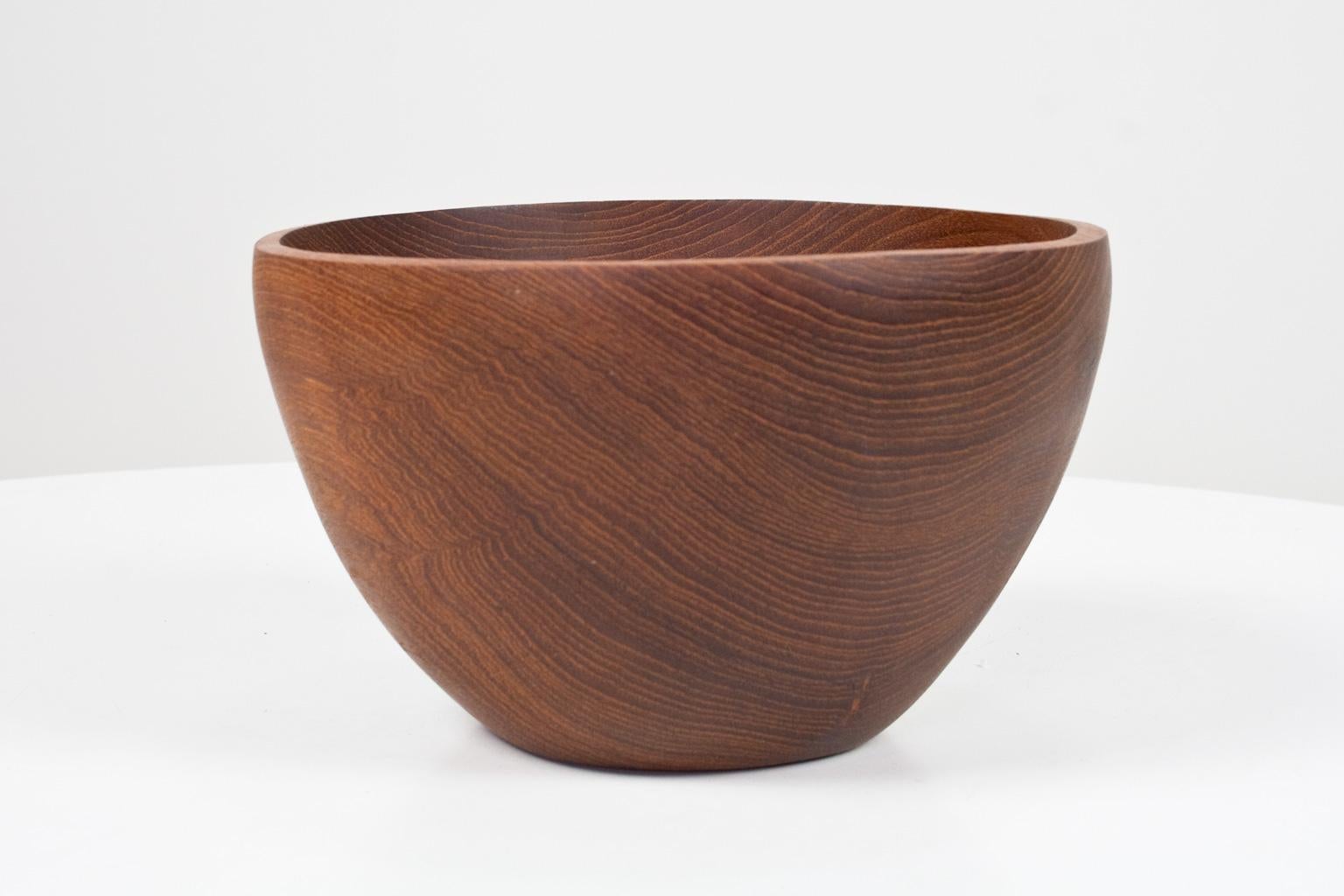 Solid Teak Danish Sculptural and Hand Moulded Bowl, 1960s Scandinavian Modern For Sale 2