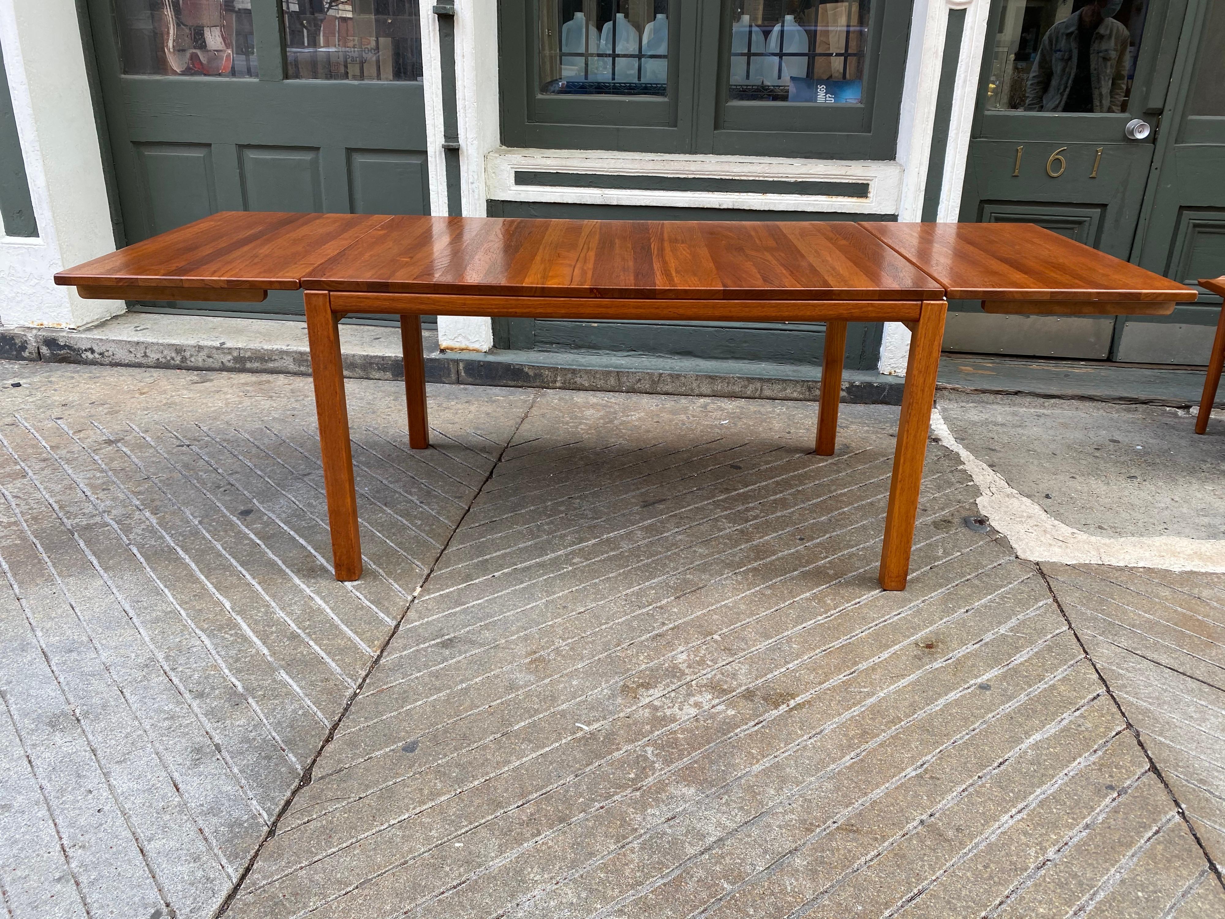 Solid Teak Dining Table In Good Condition In Philadelphia, PA