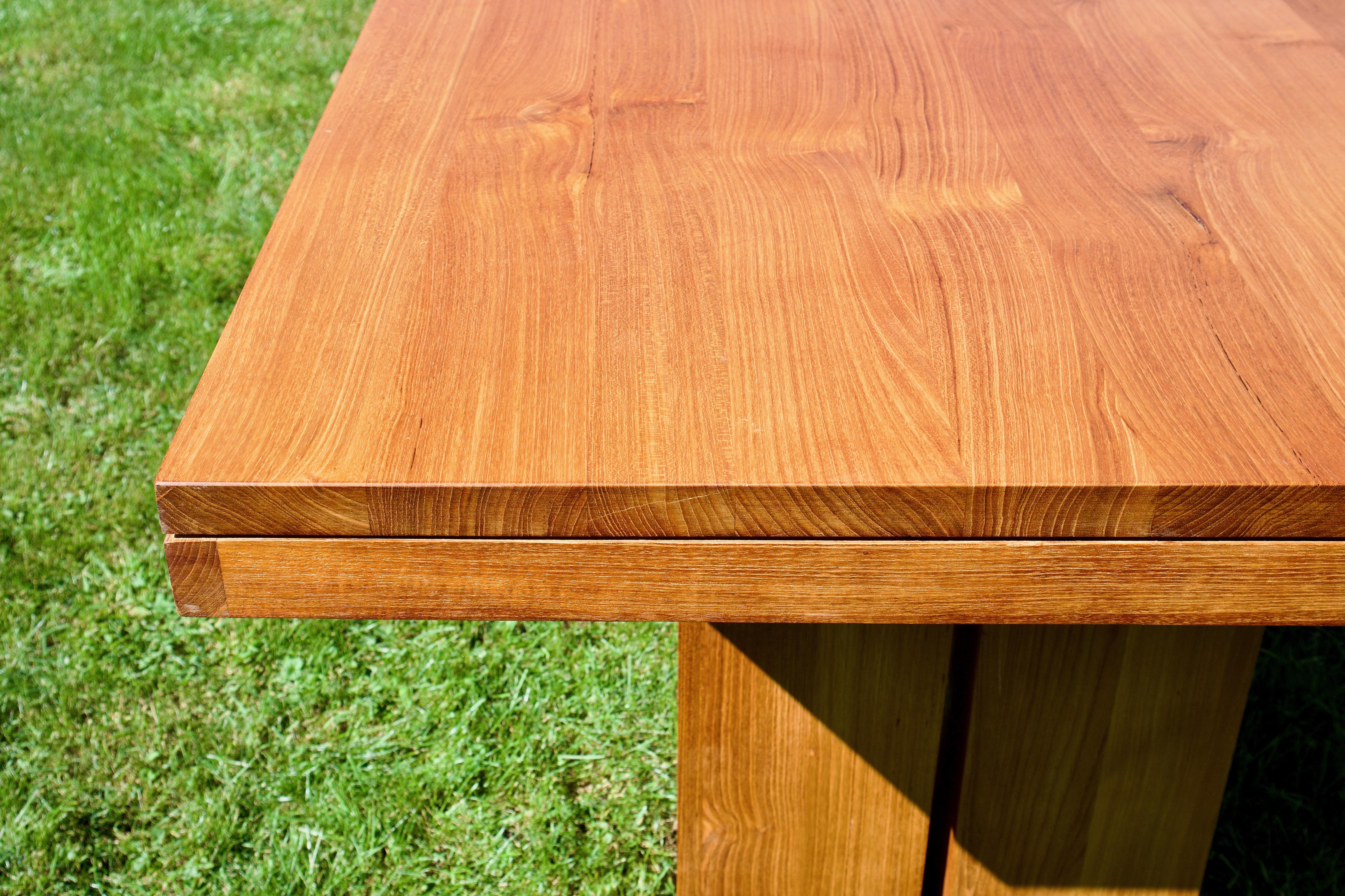 Solid Teak Dining Table Scarpa Altona Style In Good Condition For Sale In Grand Cayman, KY