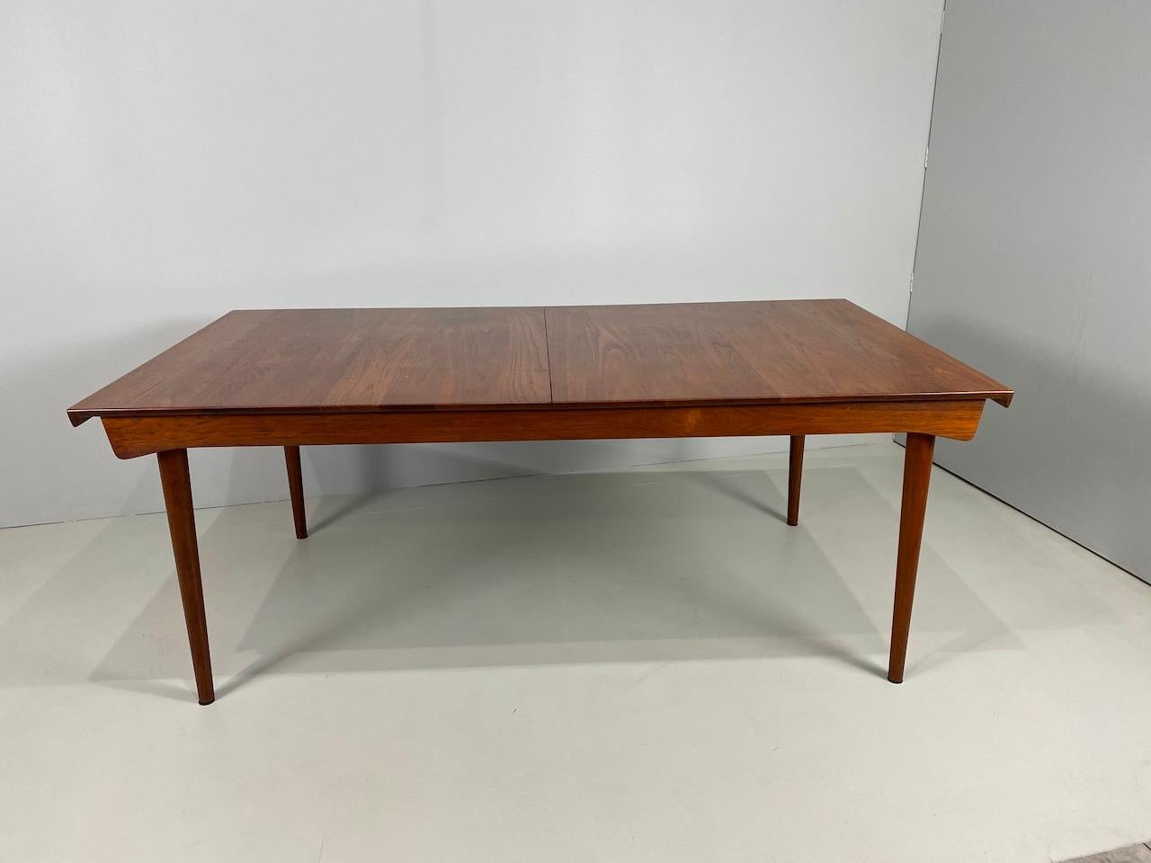 Solid Teak Extension Table by Finn Juhl for France & Son For Sale 5
