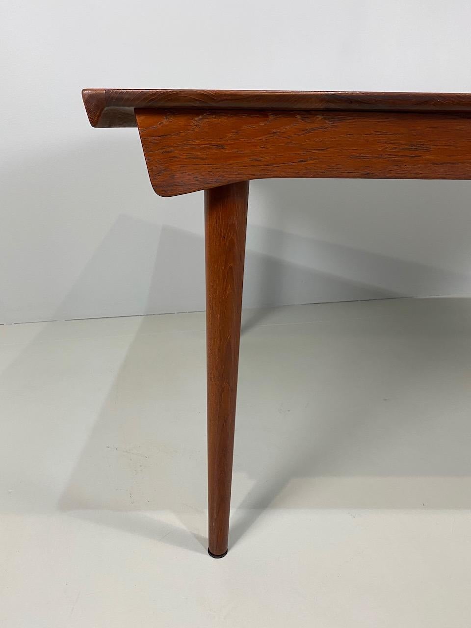 Solid Teak Extension Table by Finn Juhl for France & Son For Sale 6