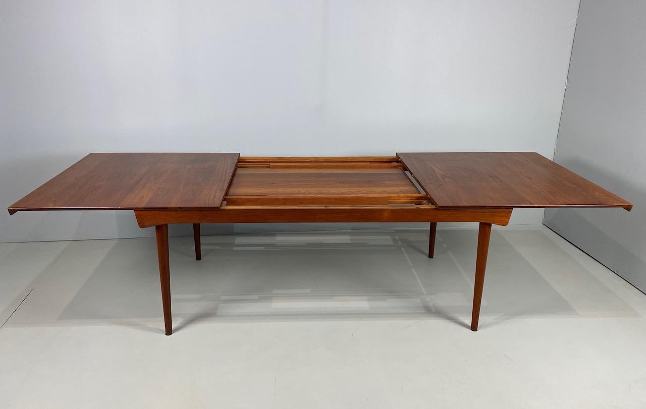 Solid Teak Extension Table by Finn Juhl for France & Son For Sale 9