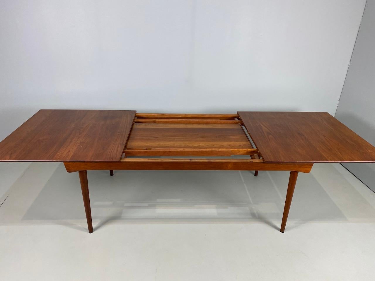 Solid Teak Extension Table by Finn Juhl for France & Son For Sale 10