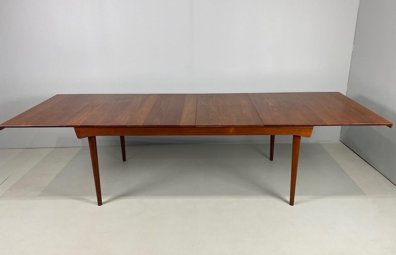 Solid Teak Extension Table by Finn Juhl for France & Son For Sale 12