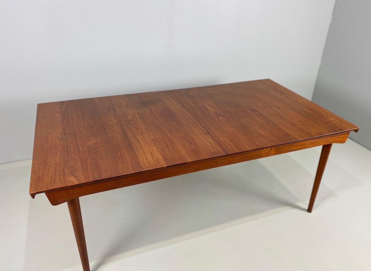 Mid-Century Modern Solid Teak Extension Table by Finn Juhl for France & Son For Sale