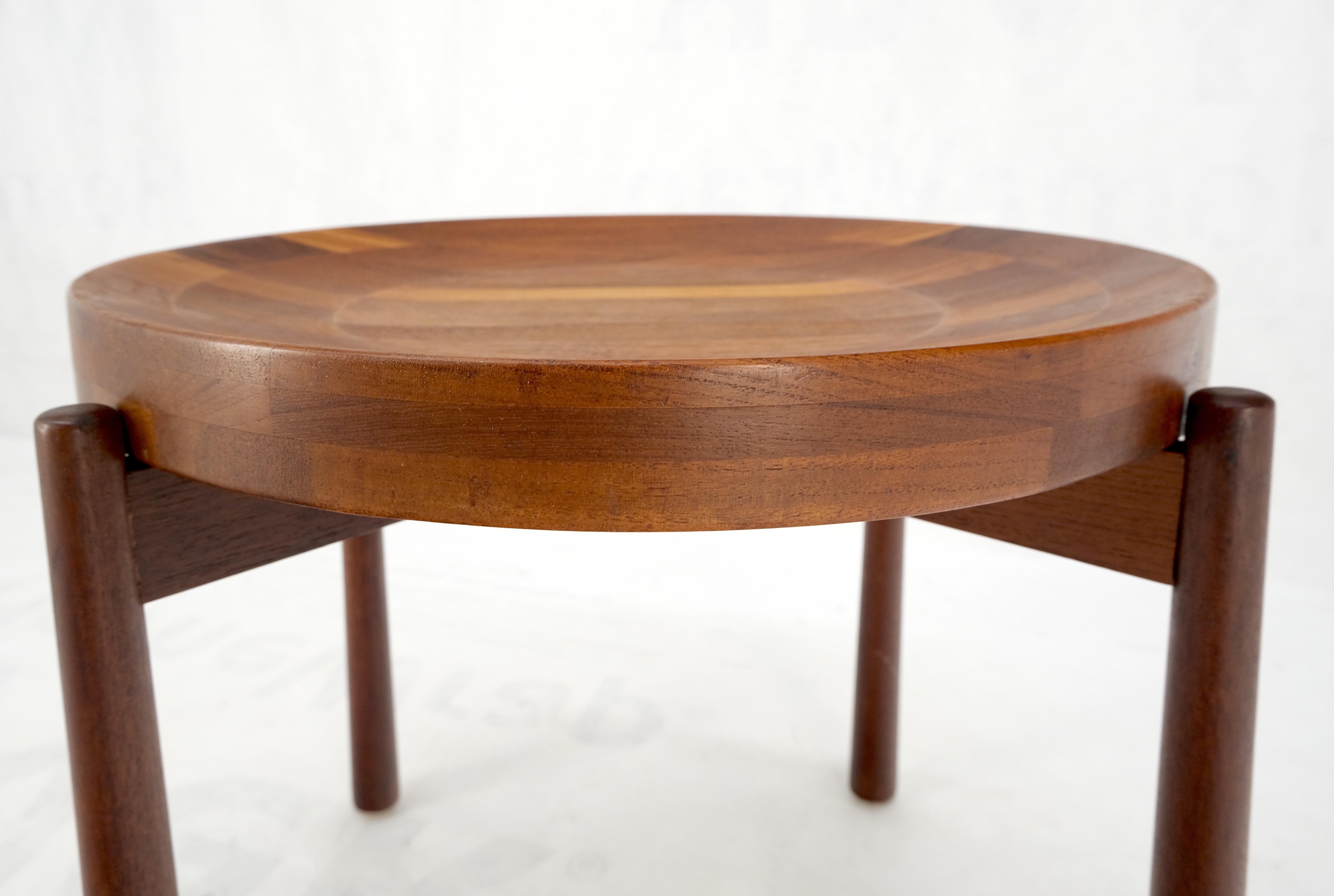 Solid Teak Flip Top Tapered Legs Base Danish Mid-Century Modern Side End Table In Good Condition In Rockaway, NJ