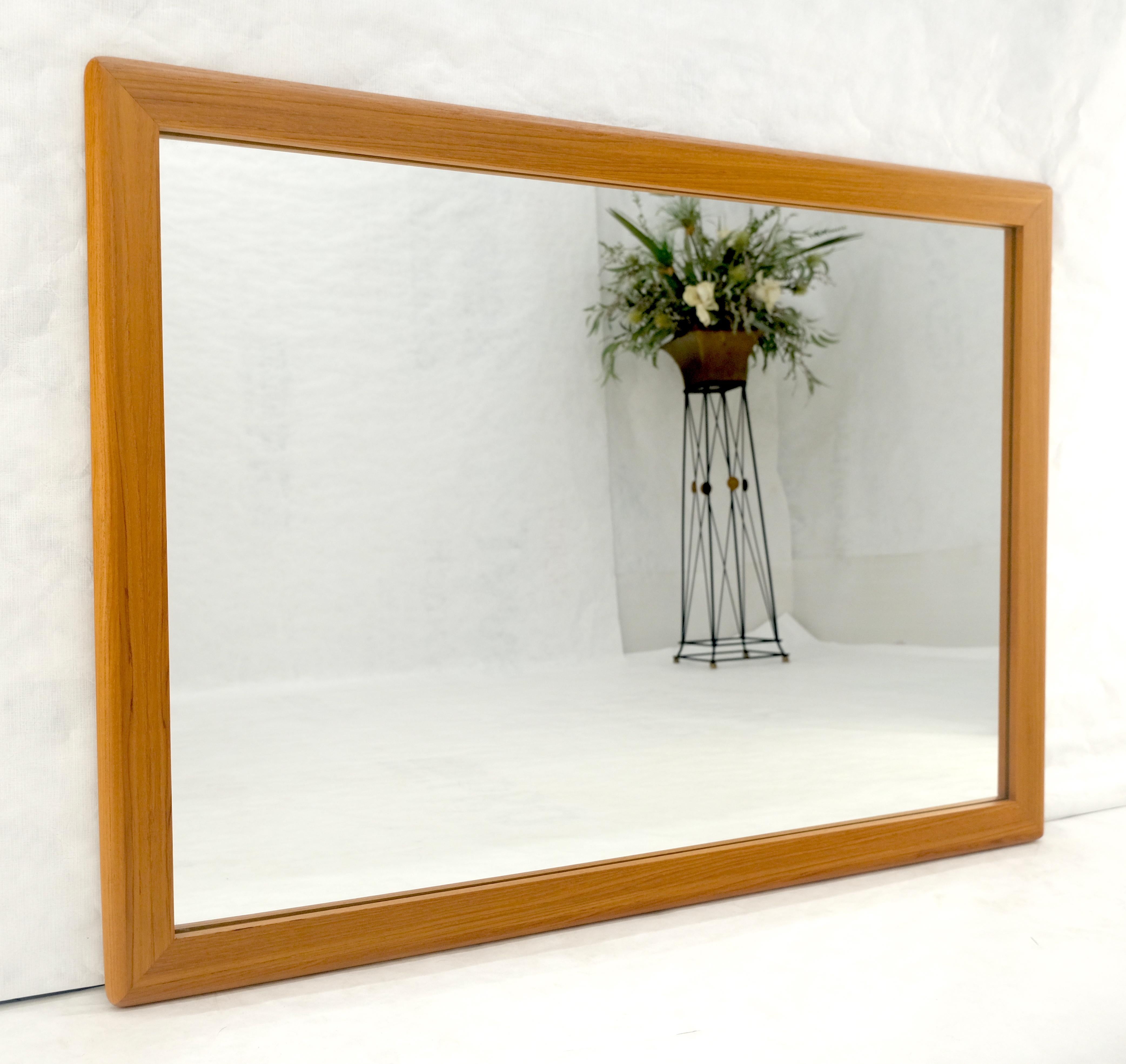 XX secolo Telaio in teak massiccio Danese Mid Century Modern 32x44 Specchio da parete rettangolare Menta! in vendita