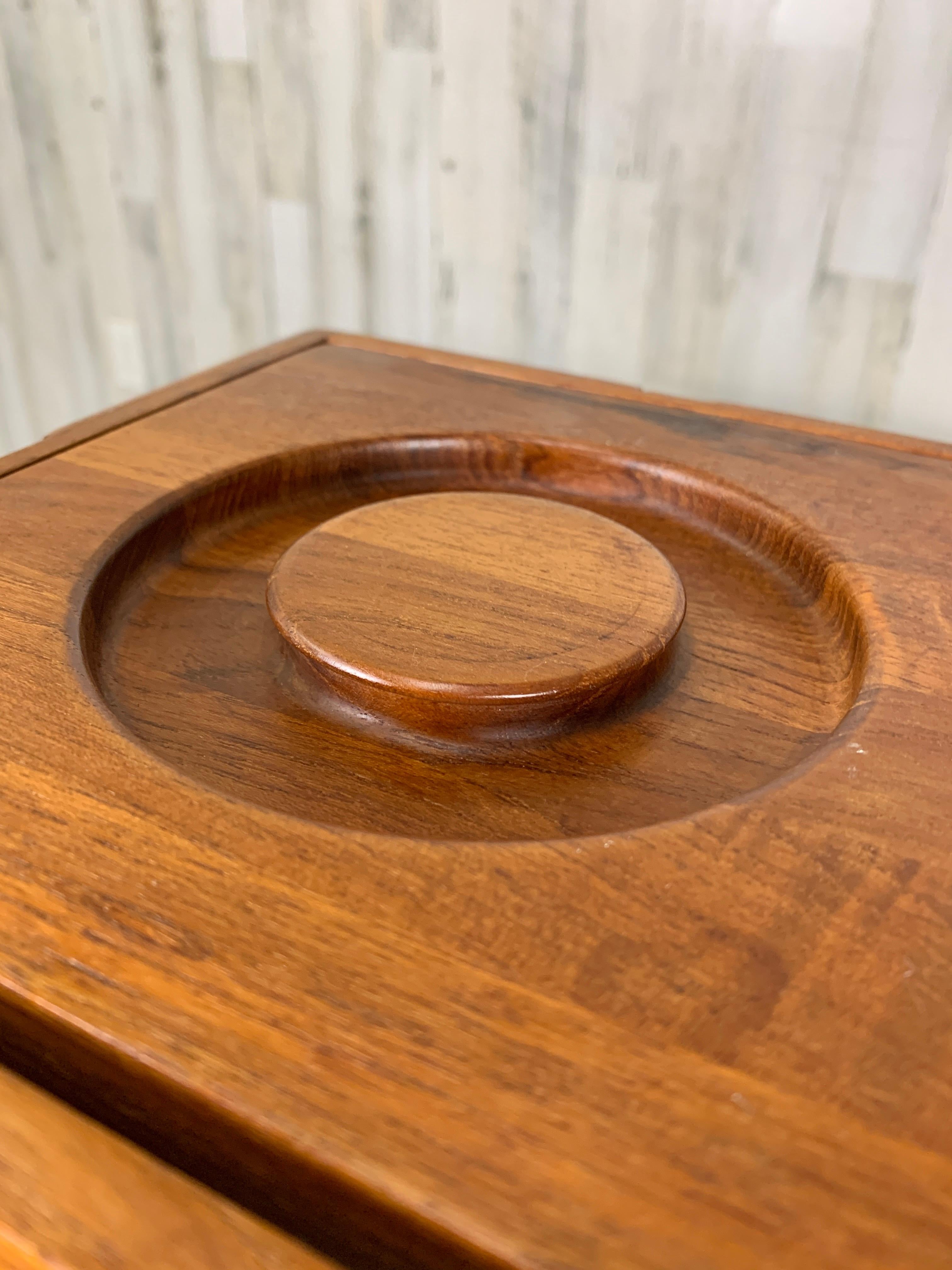 Cubitera de teca maciza by Kalmar en Bueno estado para la venta en Denton, TX