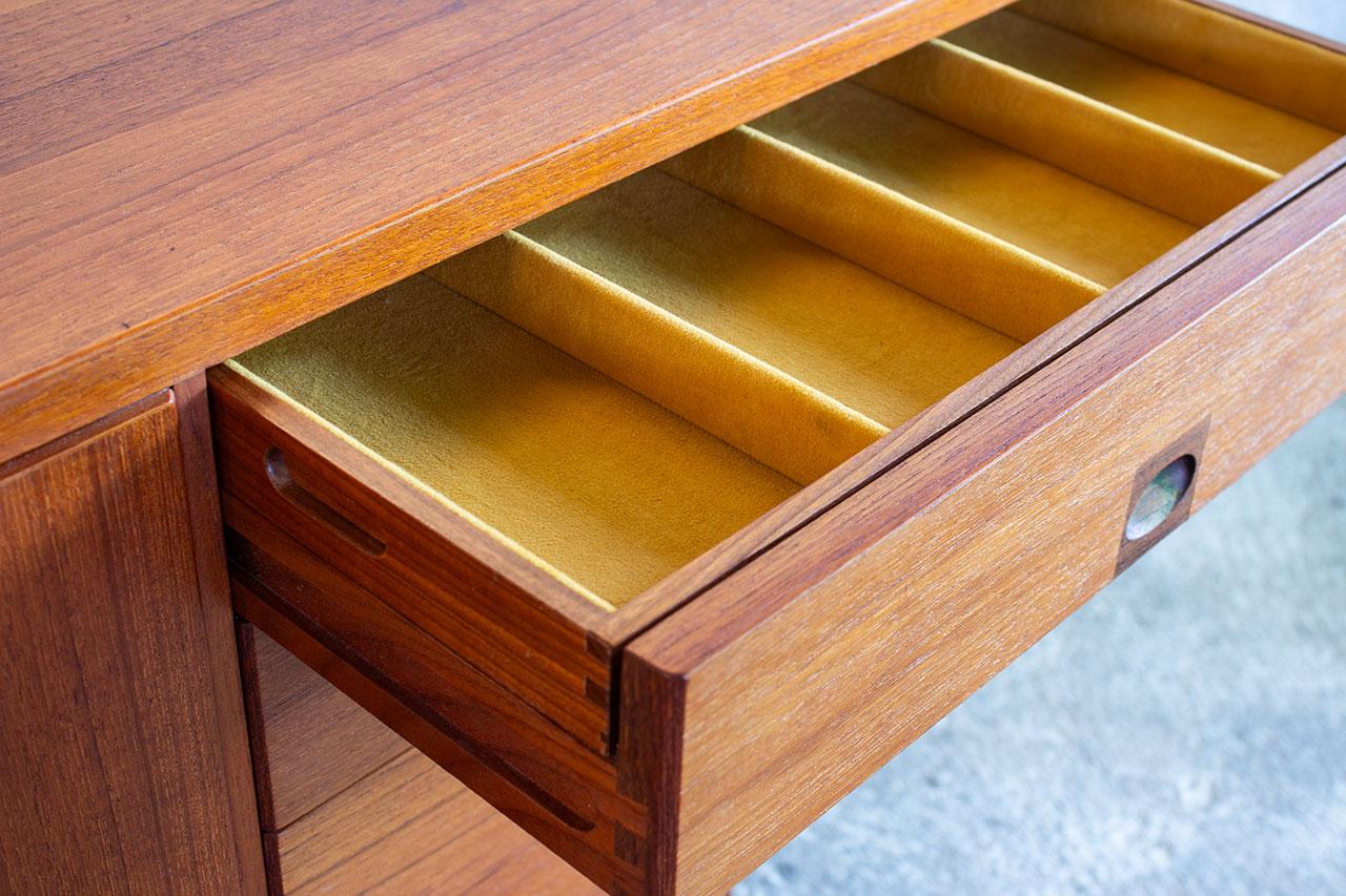 Solid Teak Sideboard by Lennart Bender for Ulferts, 1960s in vendita 4