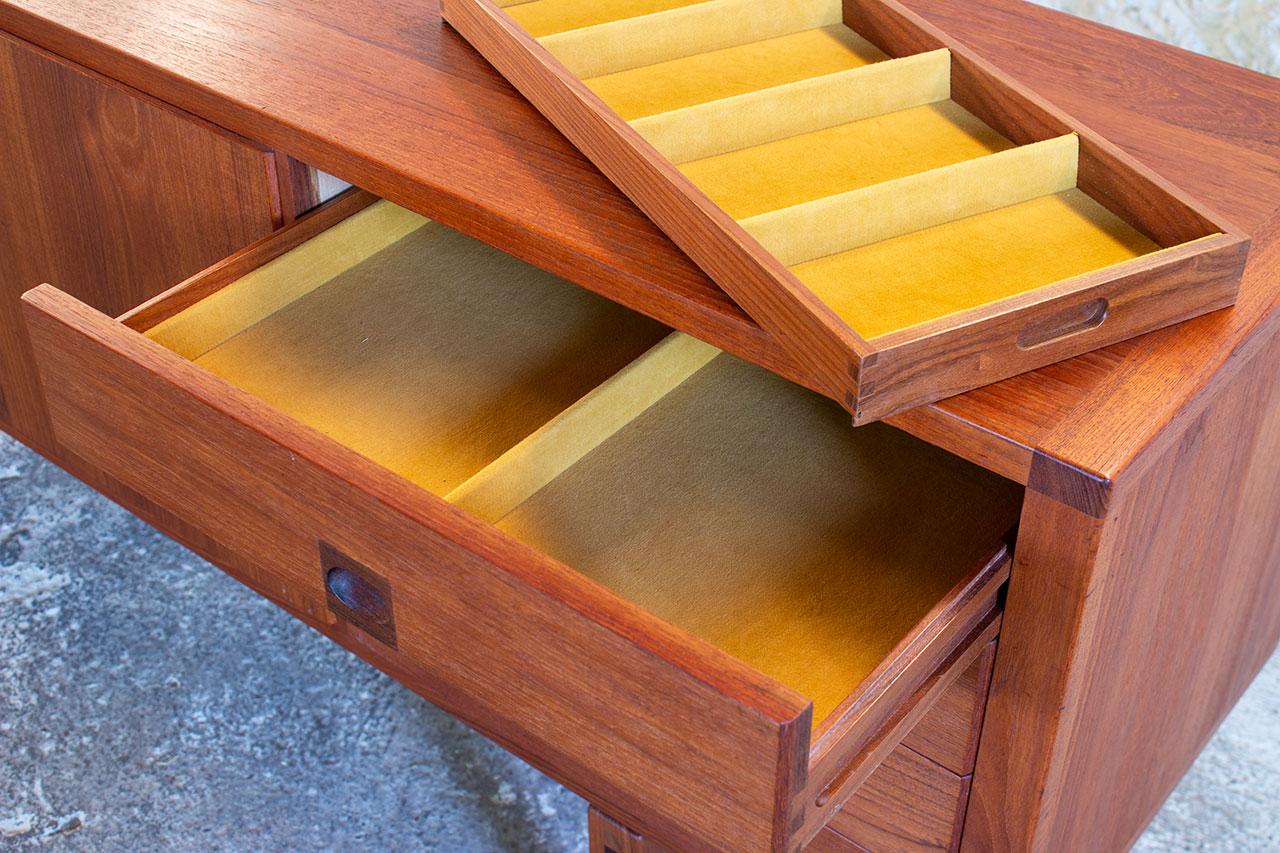 Solid Teak Sideboard by Lennart Bender for Ulferts, 1960s in vendita 5