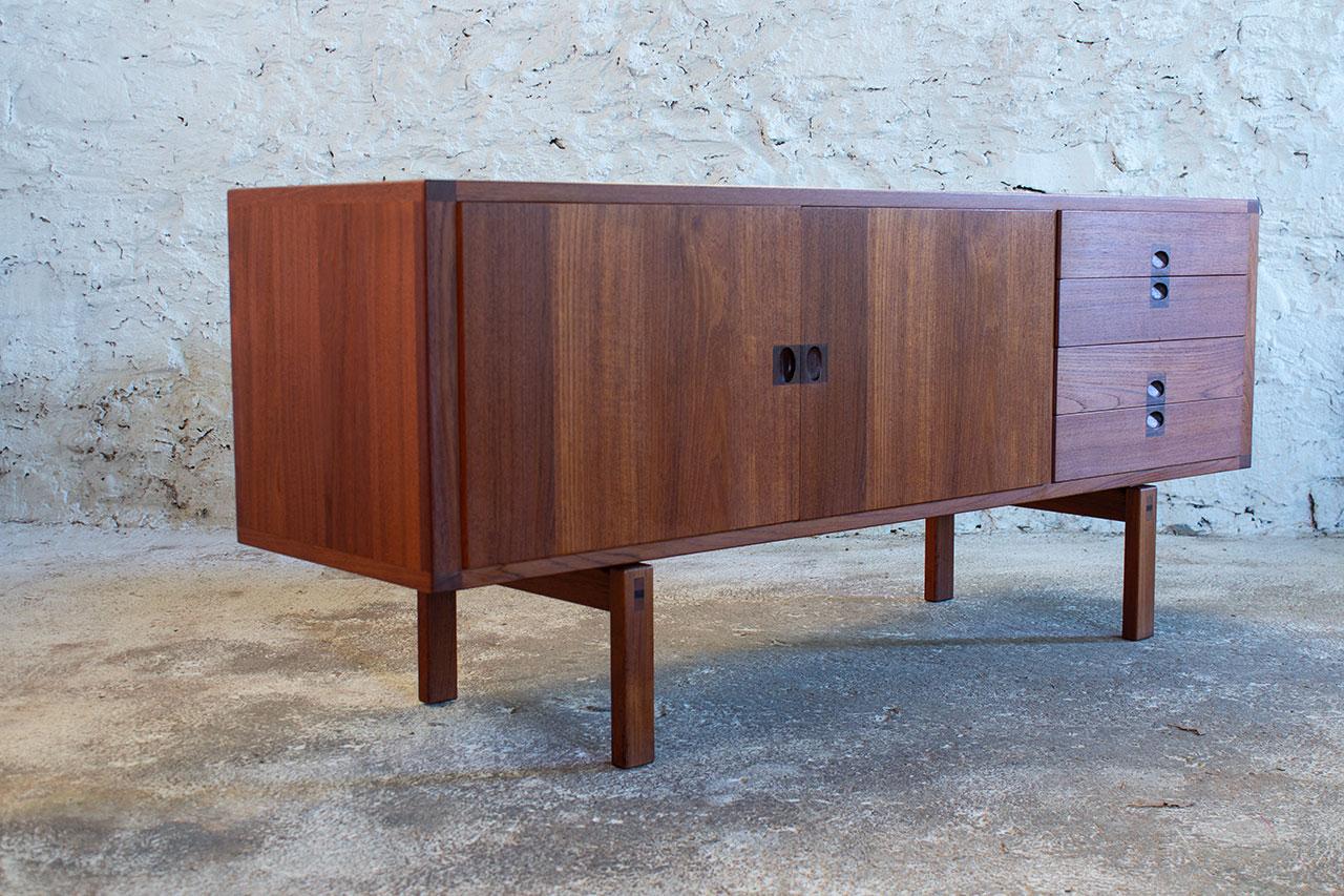 Solid Teak Sideboard by Lennart Bender for Ulferts, 1960s in vendita 7