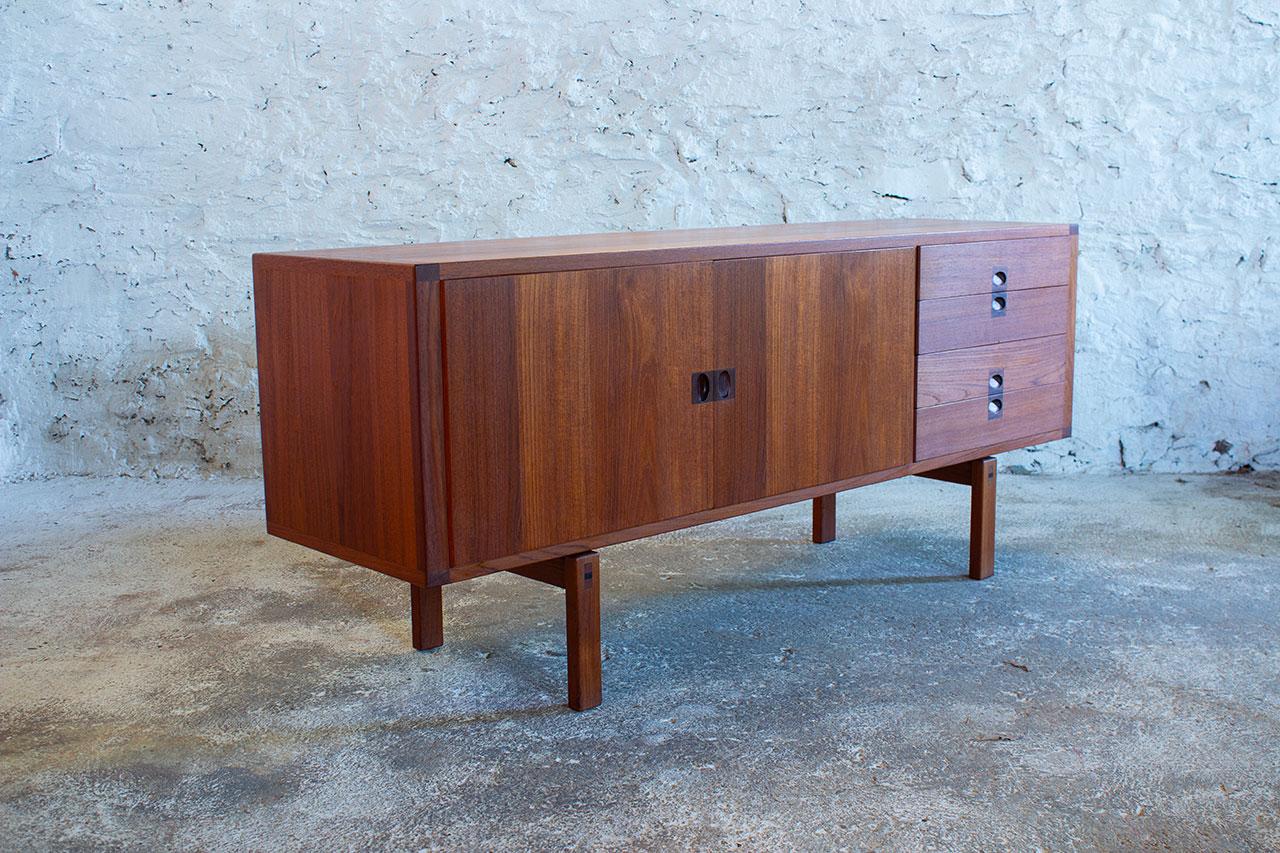 Solid Teak Sideboard by Lennart Bender for Ulferts, 1960s in vendita 8