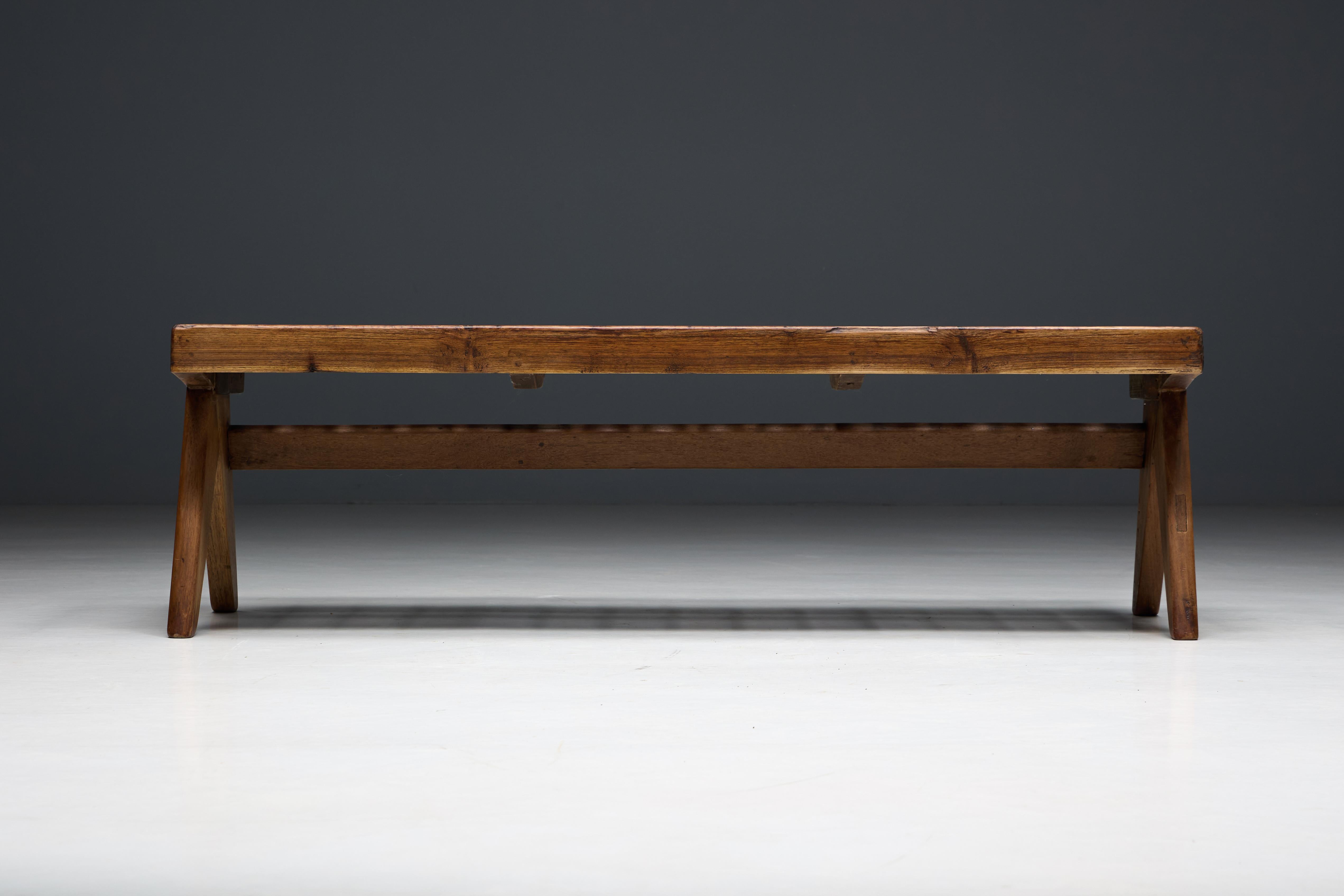 Banc à lattes en teck massif par Pierre Jeanneret, Inde, années 1950 en vente 6