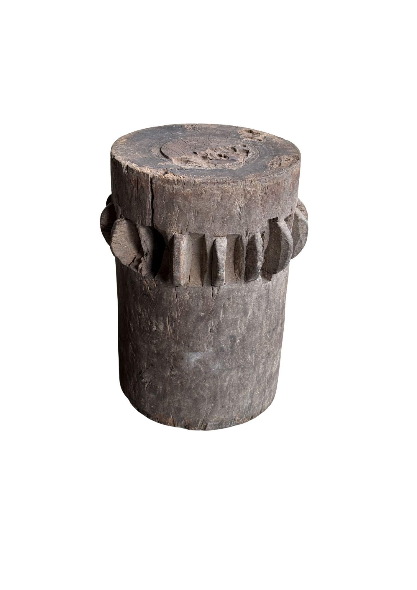 Trituradora / moledora de caña de azúcar de teca maciza de Java, Indonesia c. 1900 en venta 2