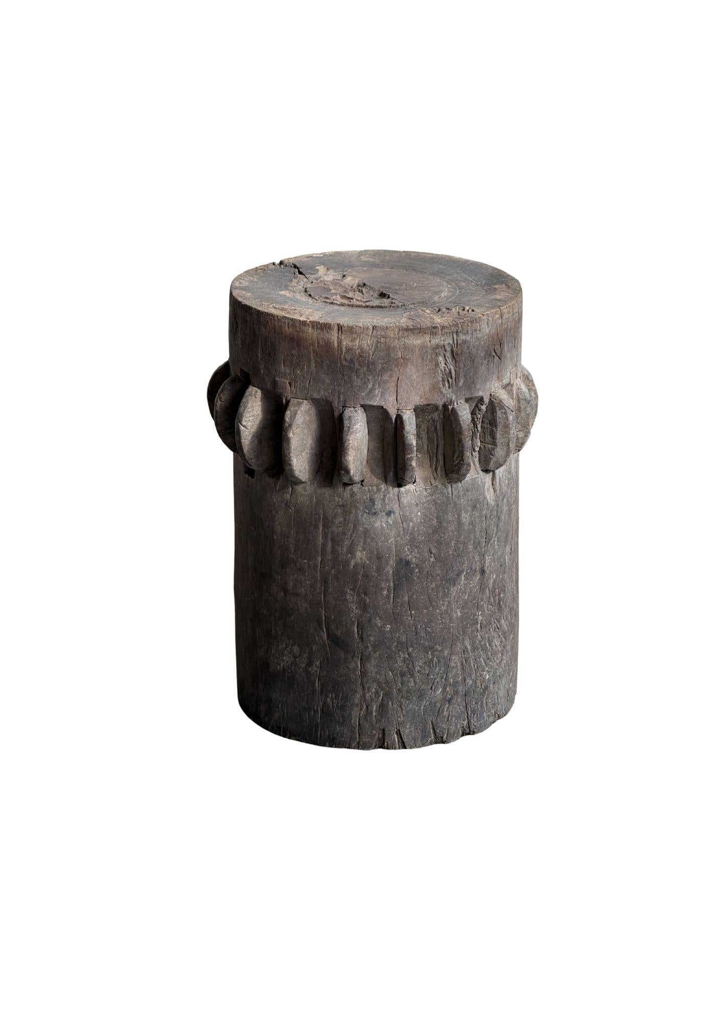 Trituradora / moledora de caña de azúcar de teca maciza de Java, Indonesia c. 1900 en venta 3
