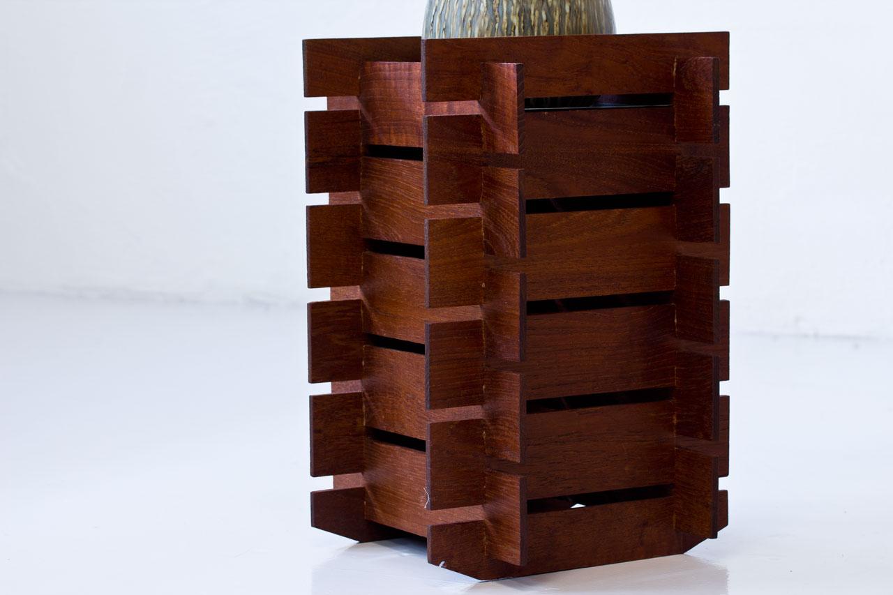 Svedese Fioriera svedese in teak massiccio, anni '50 in vendita