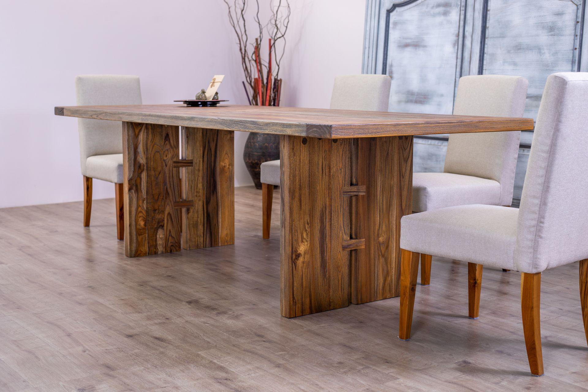 Mesa de teca maciza en otoño con patas de madera de doble tablón Tailandés en venta