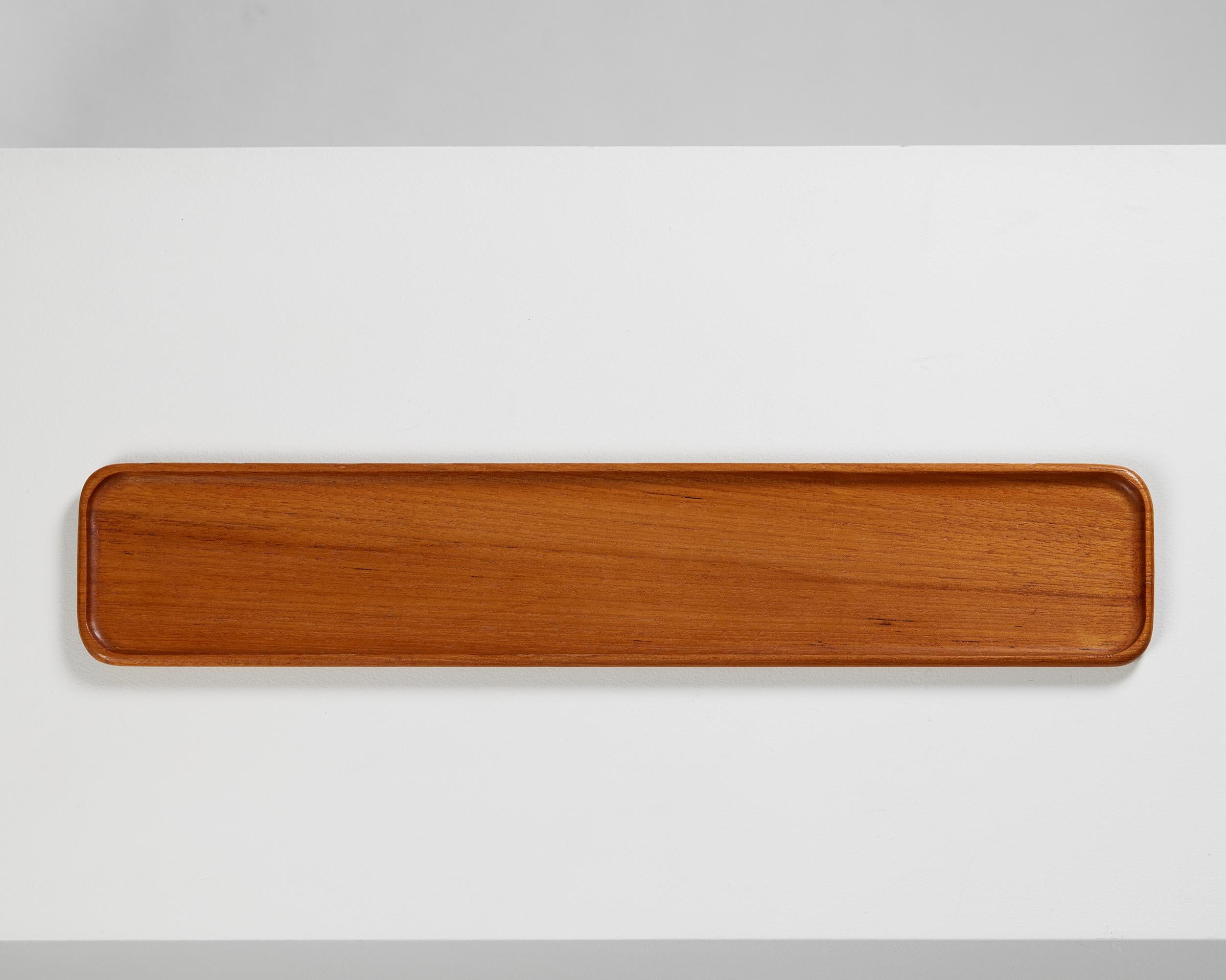 Solid teak tray, anonymous, for Uppsala, Sweden, 1960s, table decoration In Good Condition For Sale In Stockholm, SE