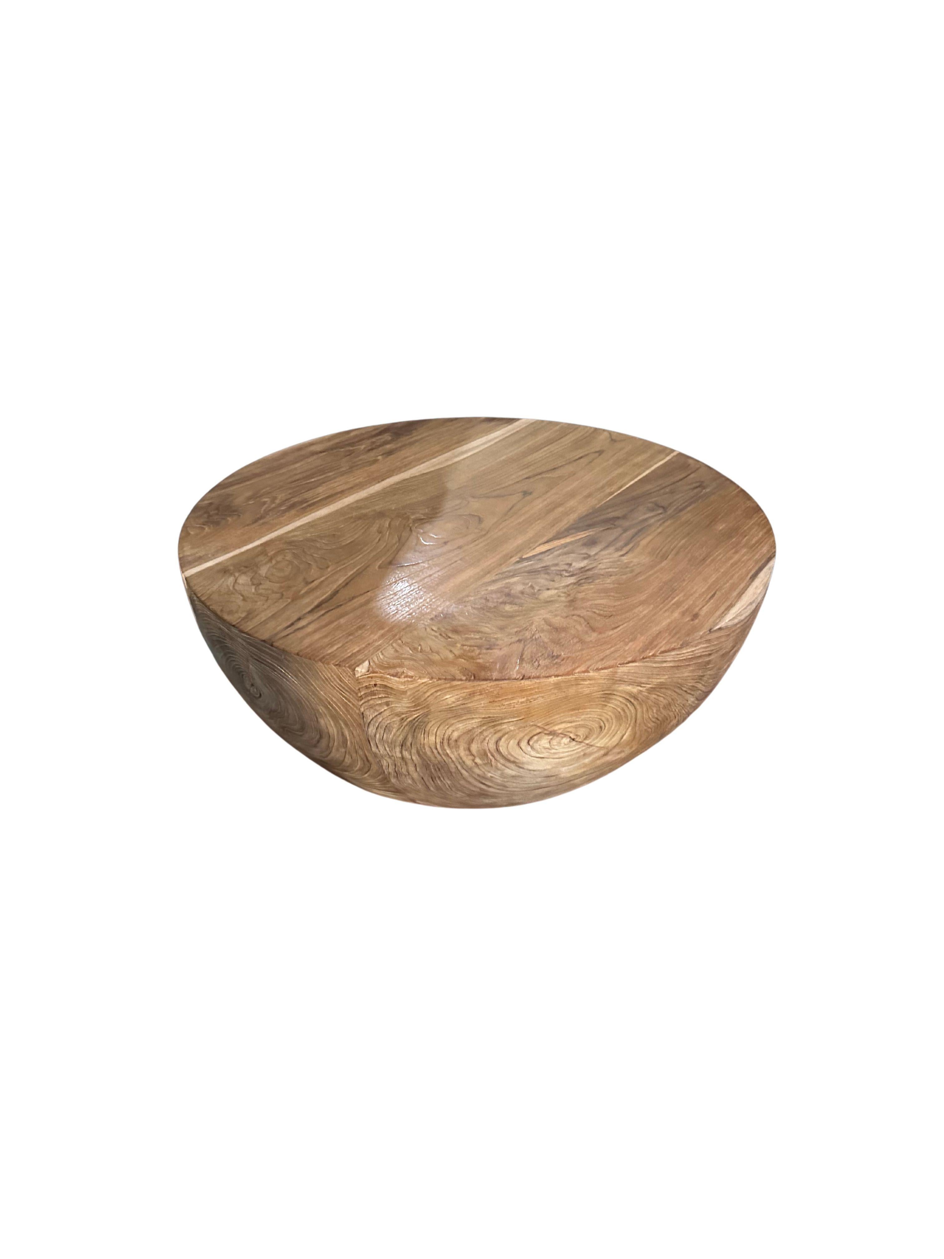 Solid Teak Wood Round Table Modern Organic In Good Condition For Sale In Jimbaran, Bali