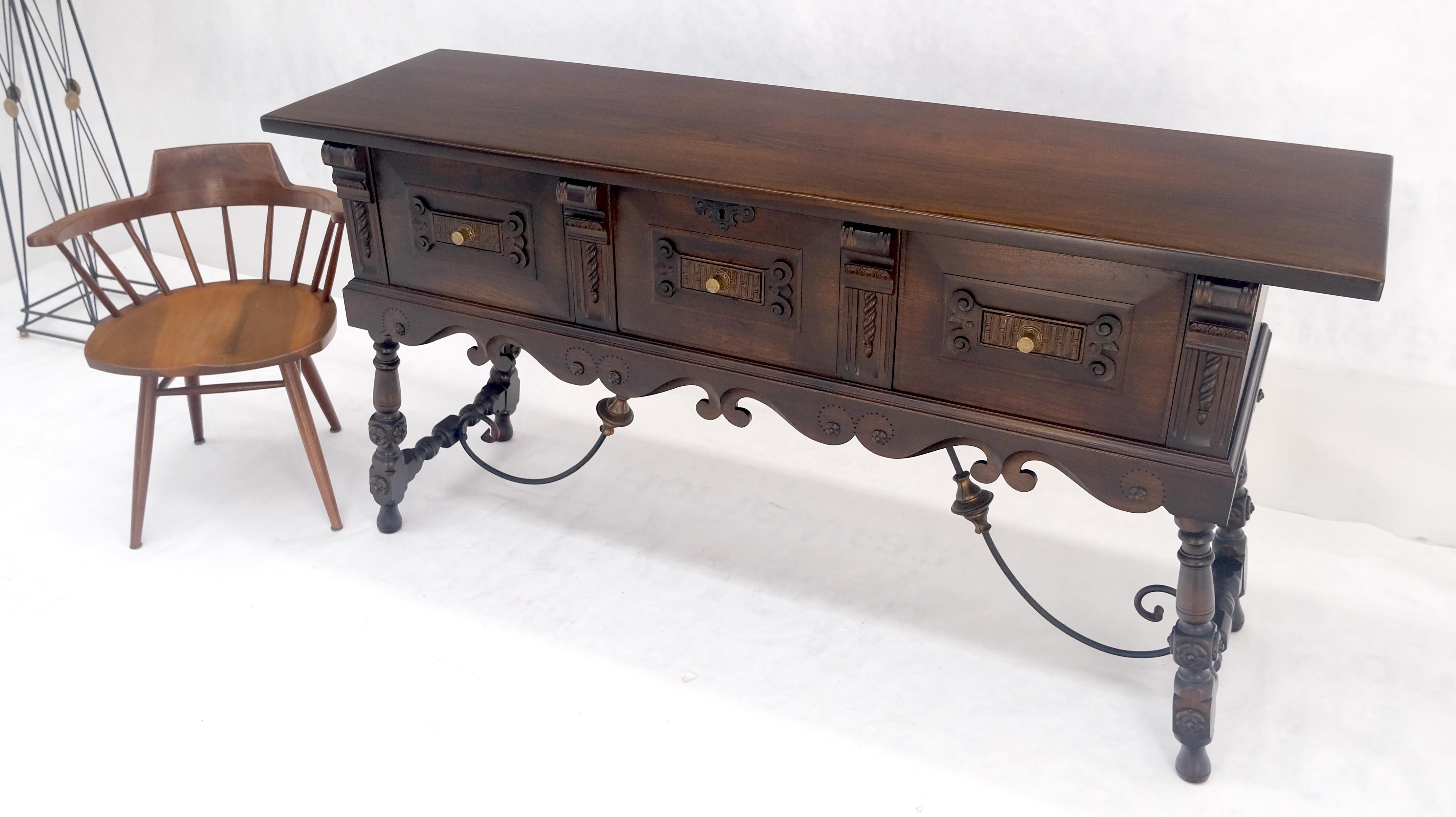 Solido piano con base a cavalletto e 3 porte - Credenza Server Console Coloniale Spagnola MINT In condizioni buone in vendita a Rockaway, NJ
