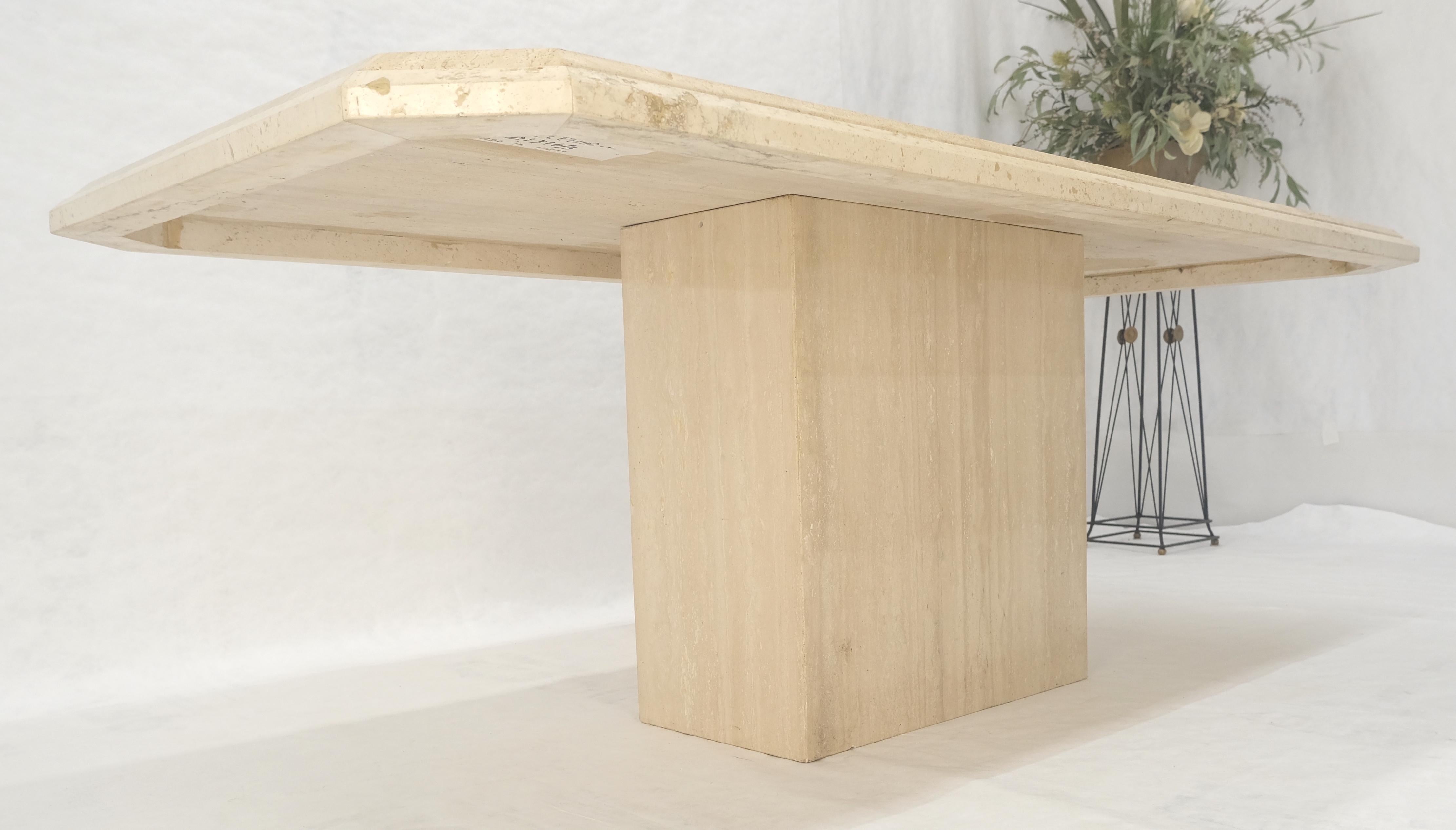 Table de salle à manger italienne 40x80 en travertin massif à pied unique MINT en vente 6