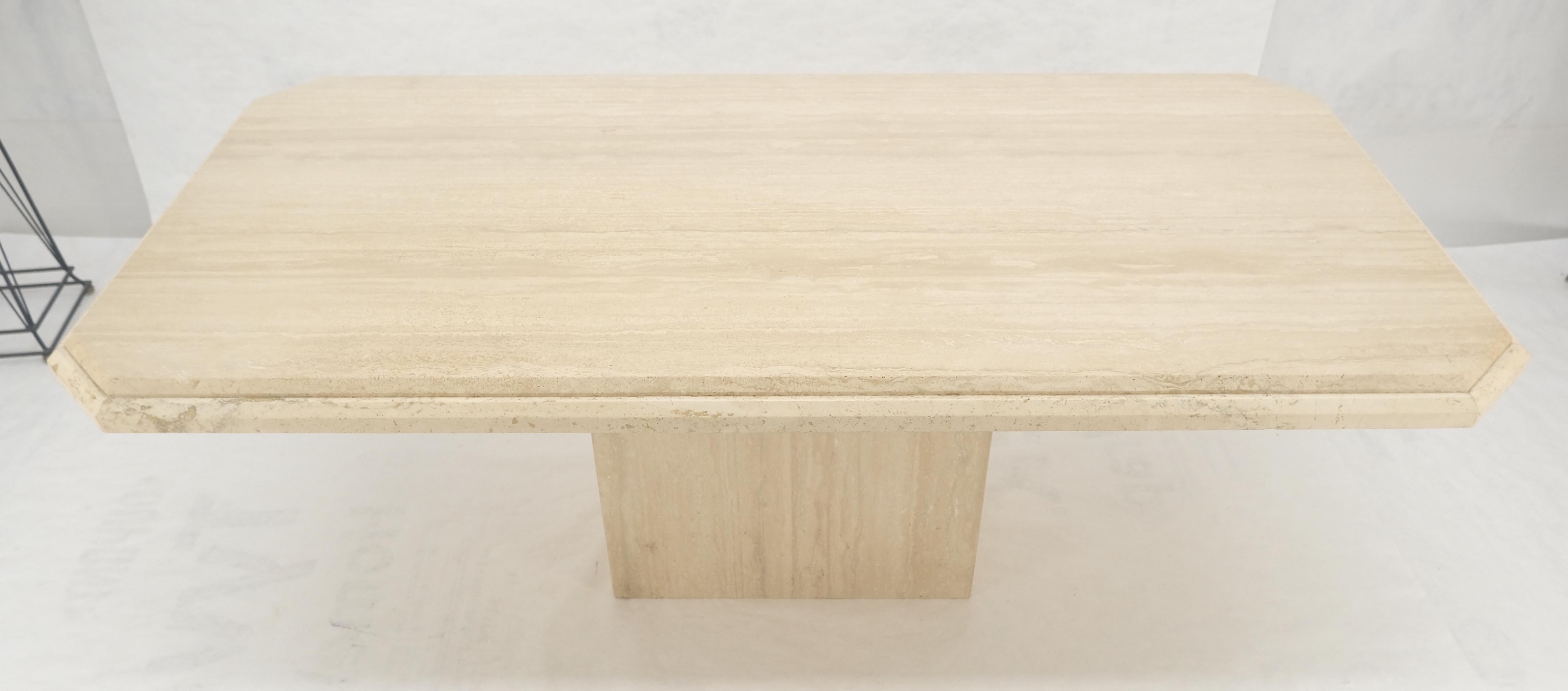 Poli Table de salle à manger italienne 40x80 en travertin massif à pied unique MINT en vente