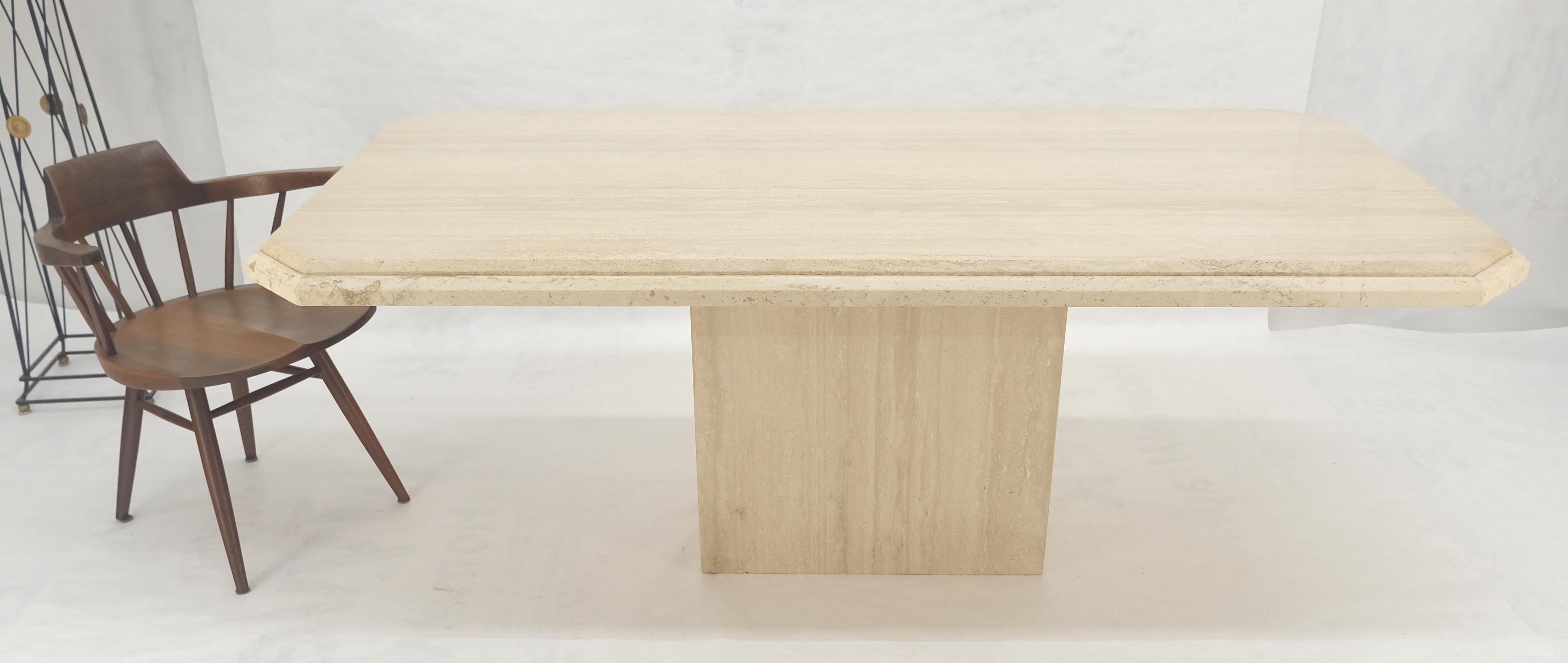 Table de salle à manger italienne 40x80 en travertin massif à pied unique MINT en vente 1