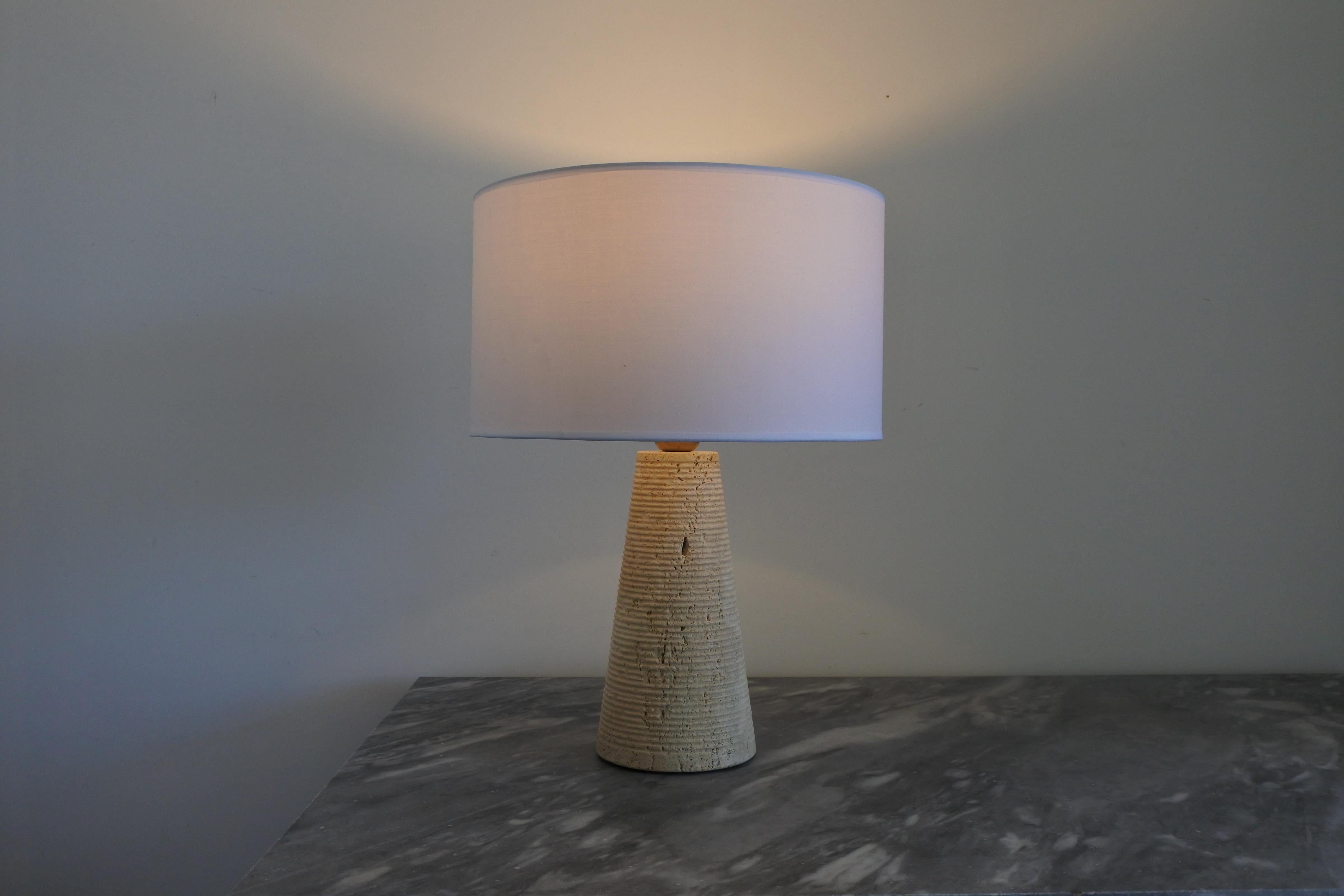 Solid Travertine Stone Table Lamp, Italy 1970s In Good Condition In La Teste De Buch, FR