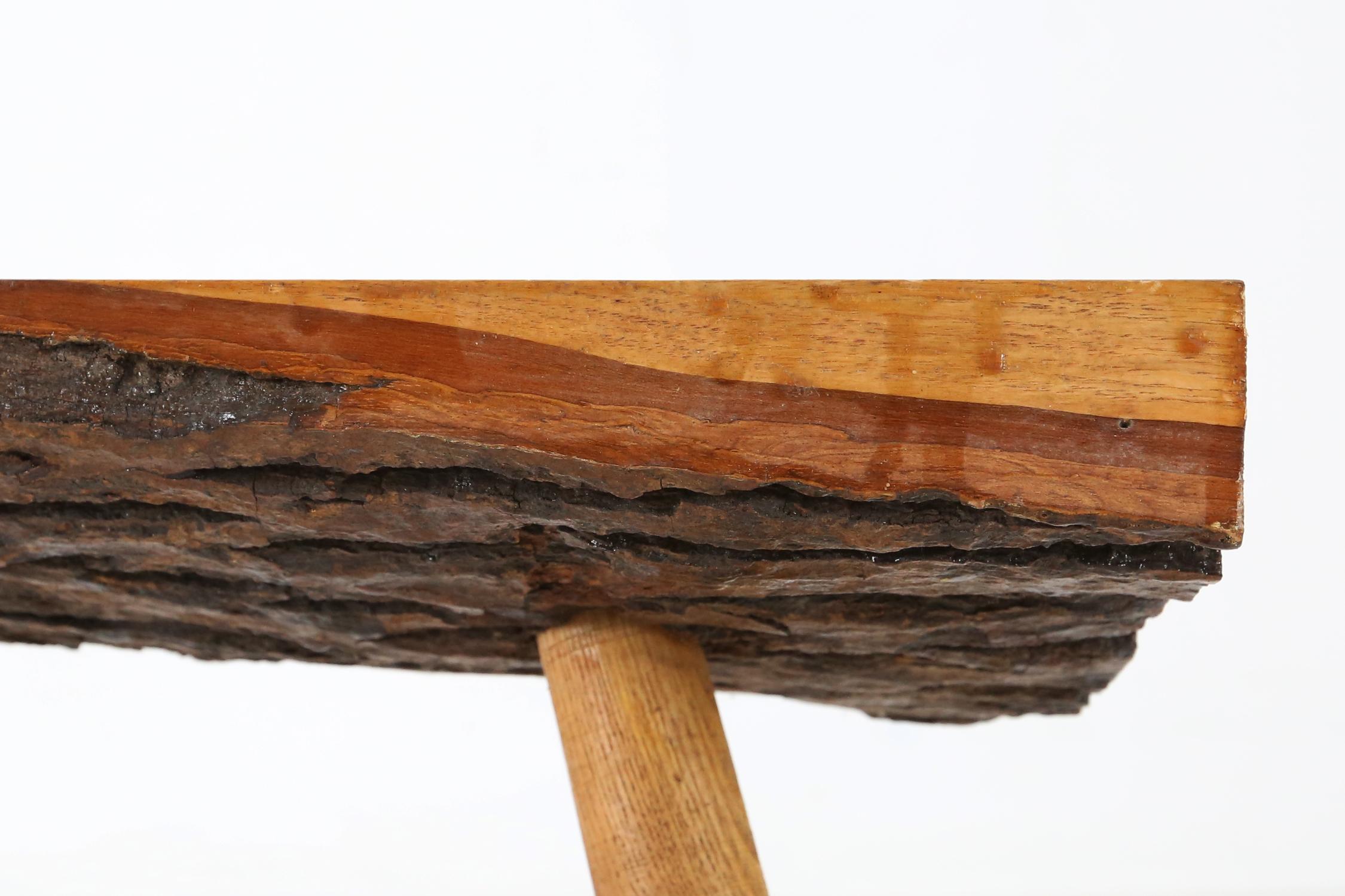 Belge Table basse en forme de tronc d'arbre massif, 1950
