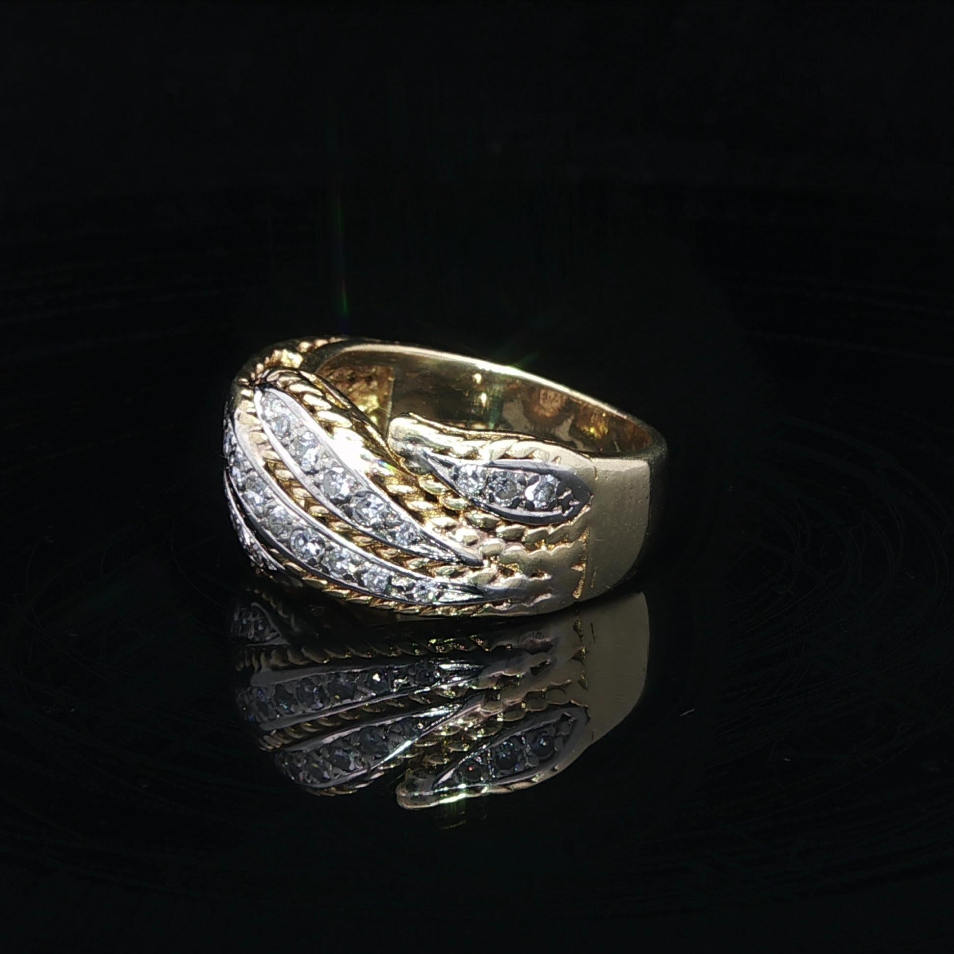 Bague en or massif bicolore 0.30tw Old Single Cut Diamonds Leaf Twisted Wire Band en vente 5