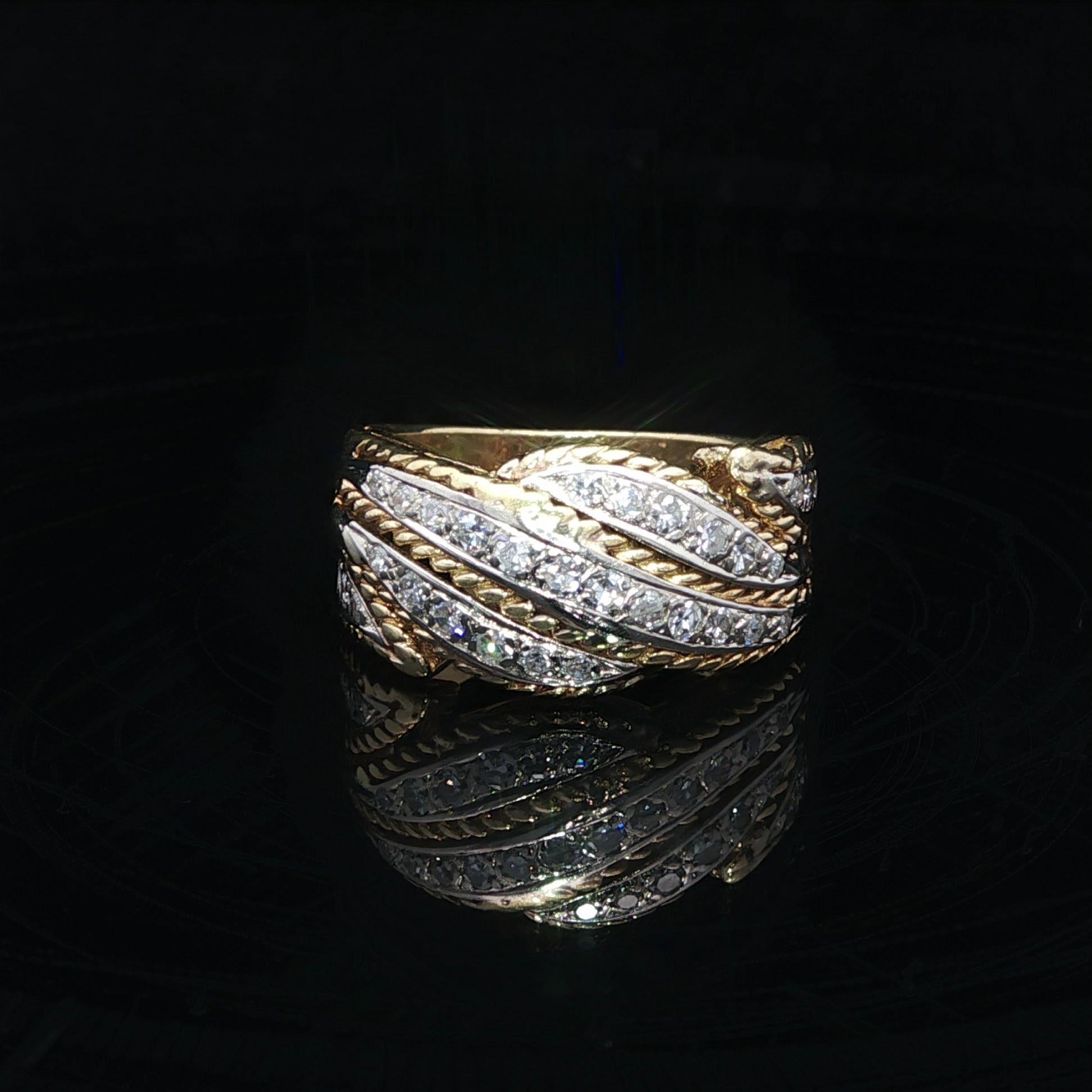 Bague en or massif bicolore 0.30tw Old Single Cut Diamonds Leaf Twisted Wire Band en vente 3