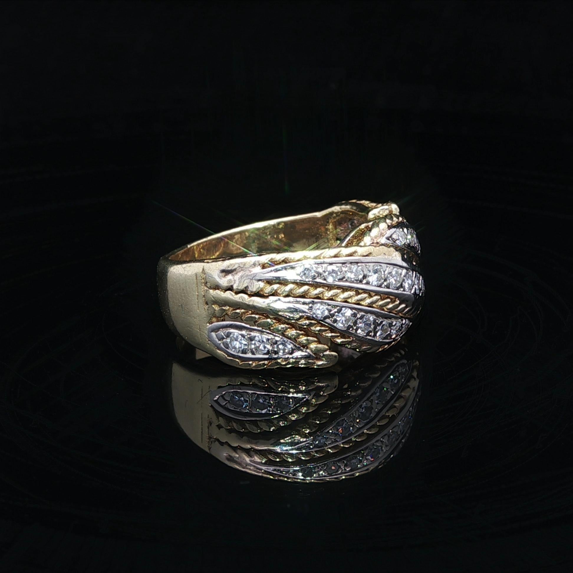 Bague en or massif bicolore 0.30tw Old Single Cut Diamonds Leaf Twisted Wire Band en vente 4