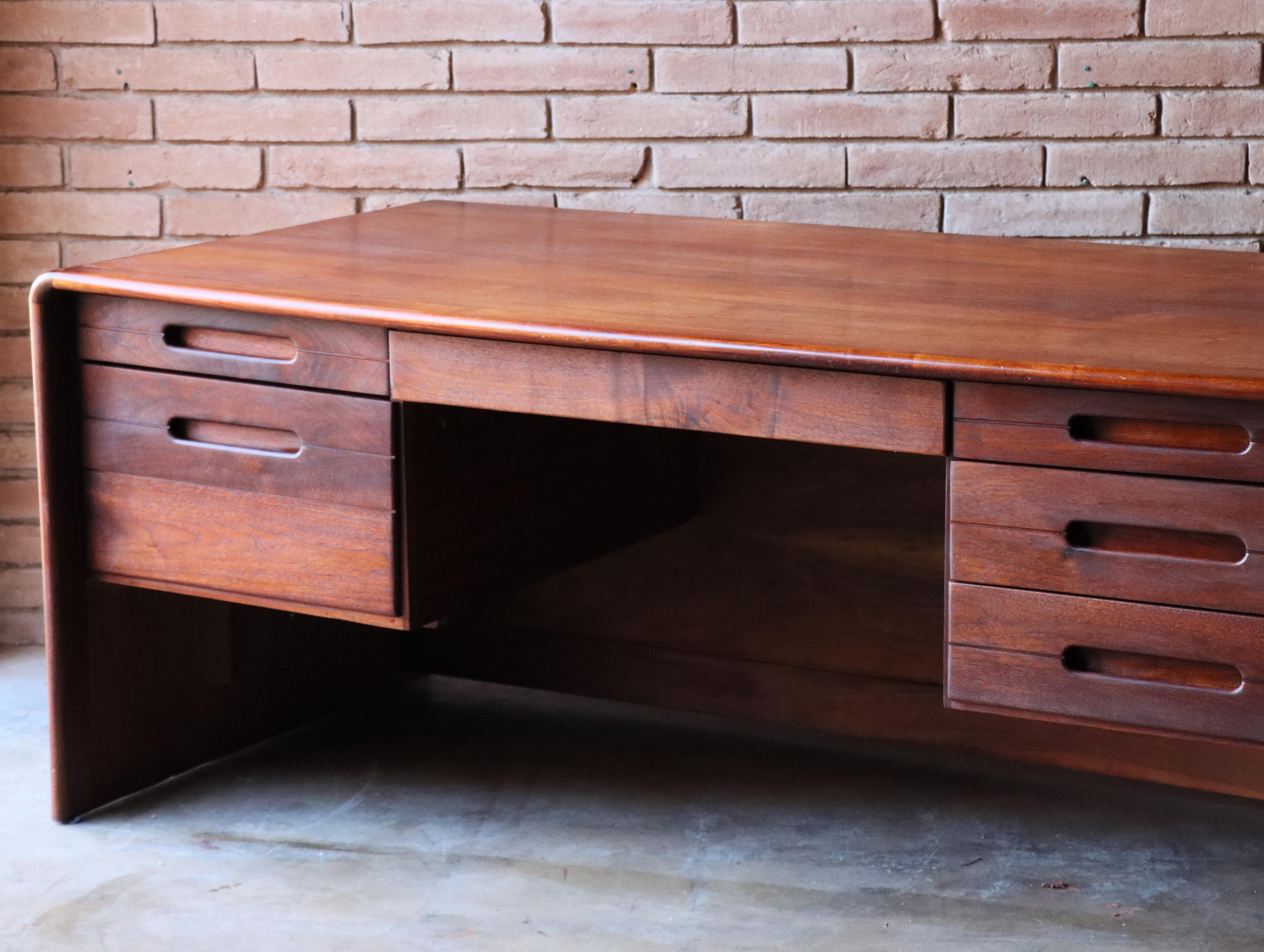 Solid Walnut and Burlwood Desk by Lou Hodges, California Design, 1970s In Good Condition In Round Rock, TX