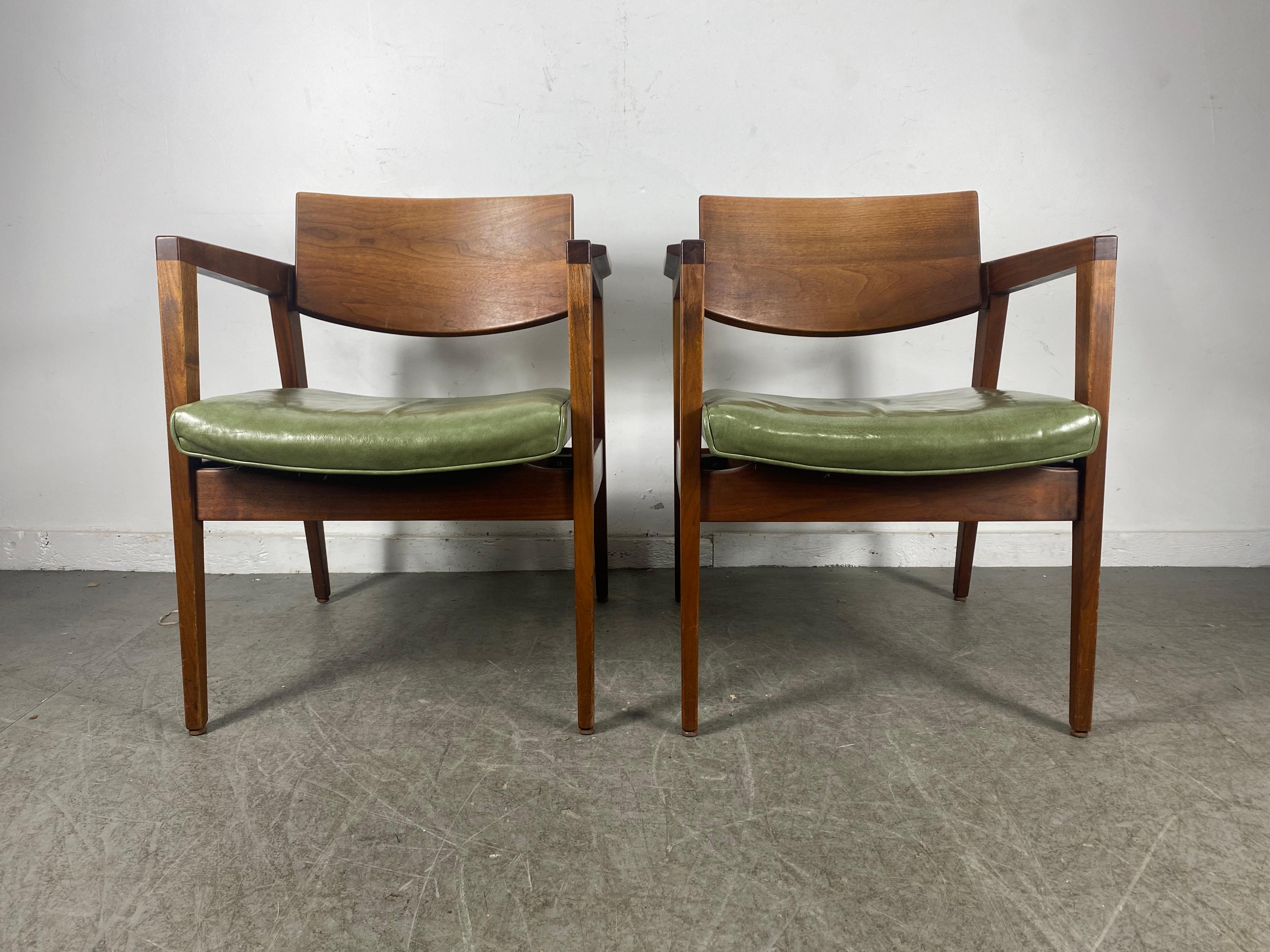 Solid Walnut and Leather Lounge Chairs by Gunlocke, Jens Risom Style For Sale 1