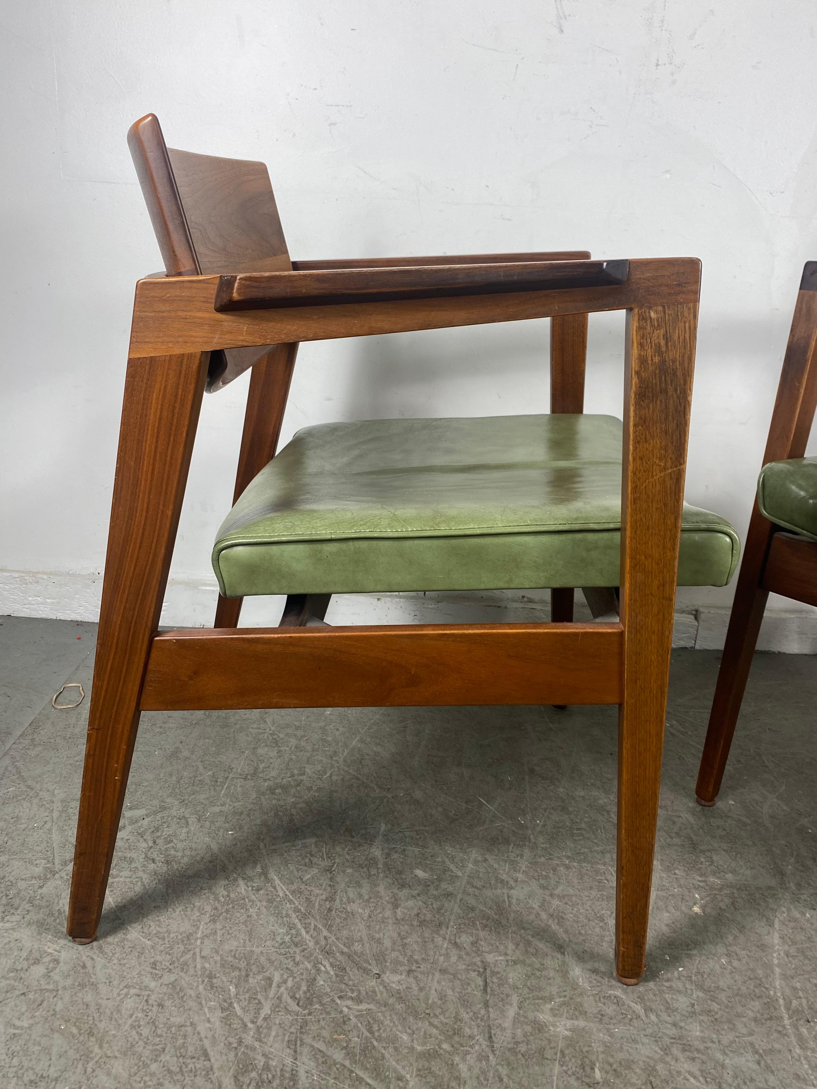 Mid-20th Century Solid Walnut and Leather Lounge Chairs by Gunlocke, Jens Risom Style For Sale