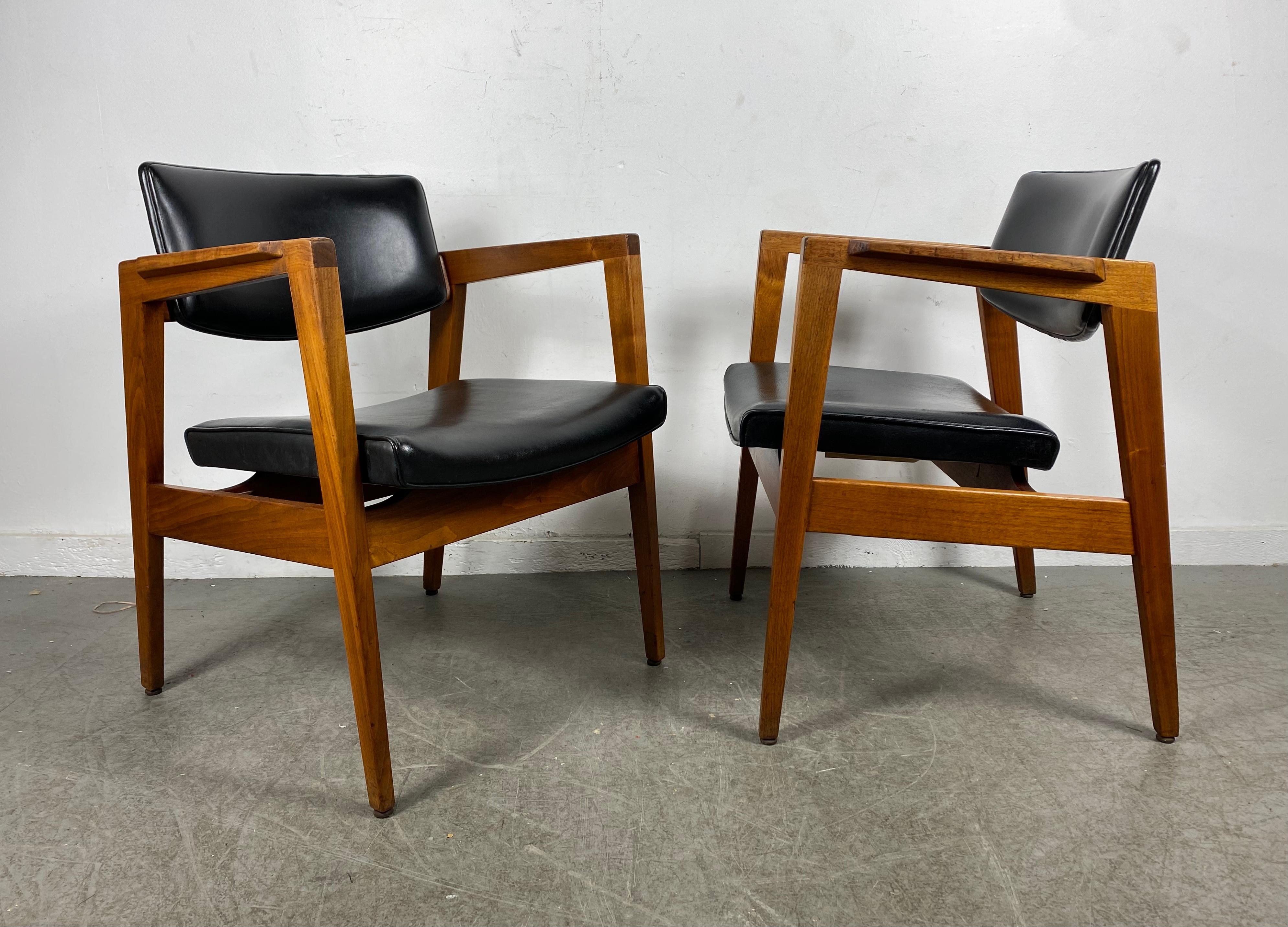 Mid-20th Century Solid Walnut and Leather Lounge Chairs by Gunlocke , Jens Risom Style