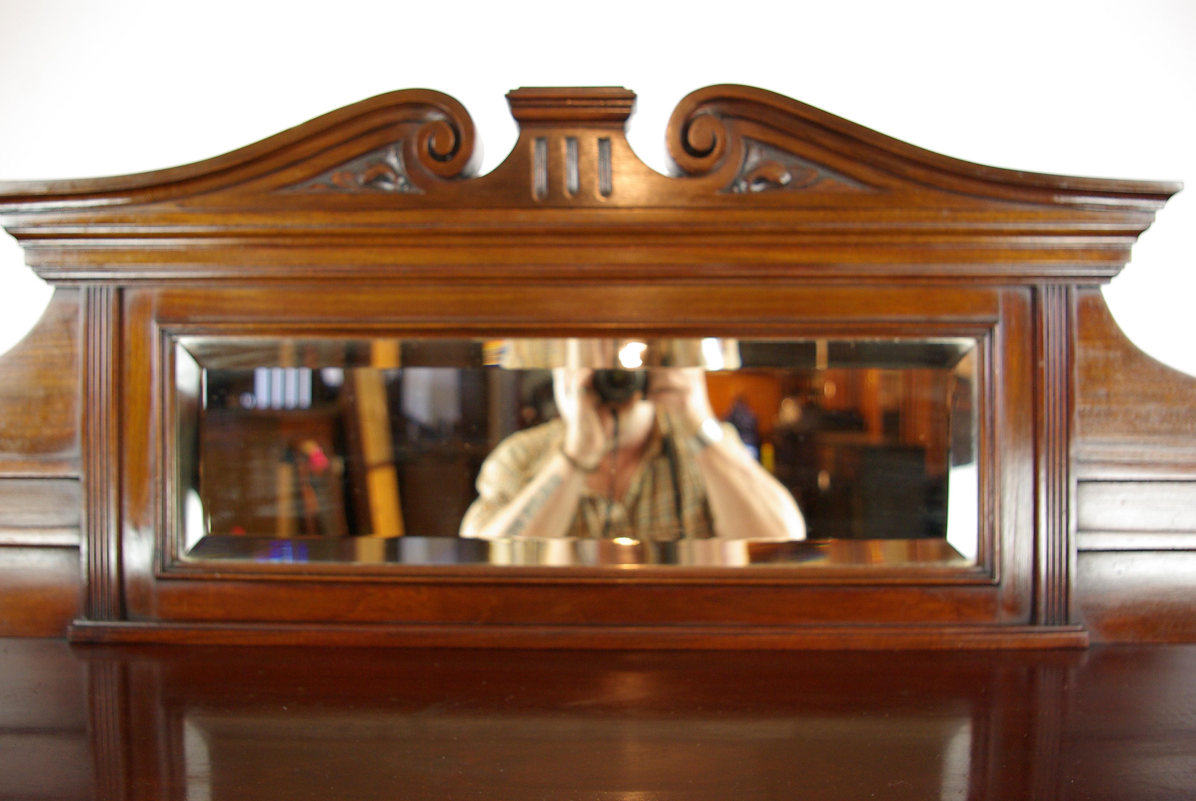 Solid Walnut Bookcase, Three-Door Bookcase, Victorian, Scotland 1890 (Spätes 19. Jahrhundert)