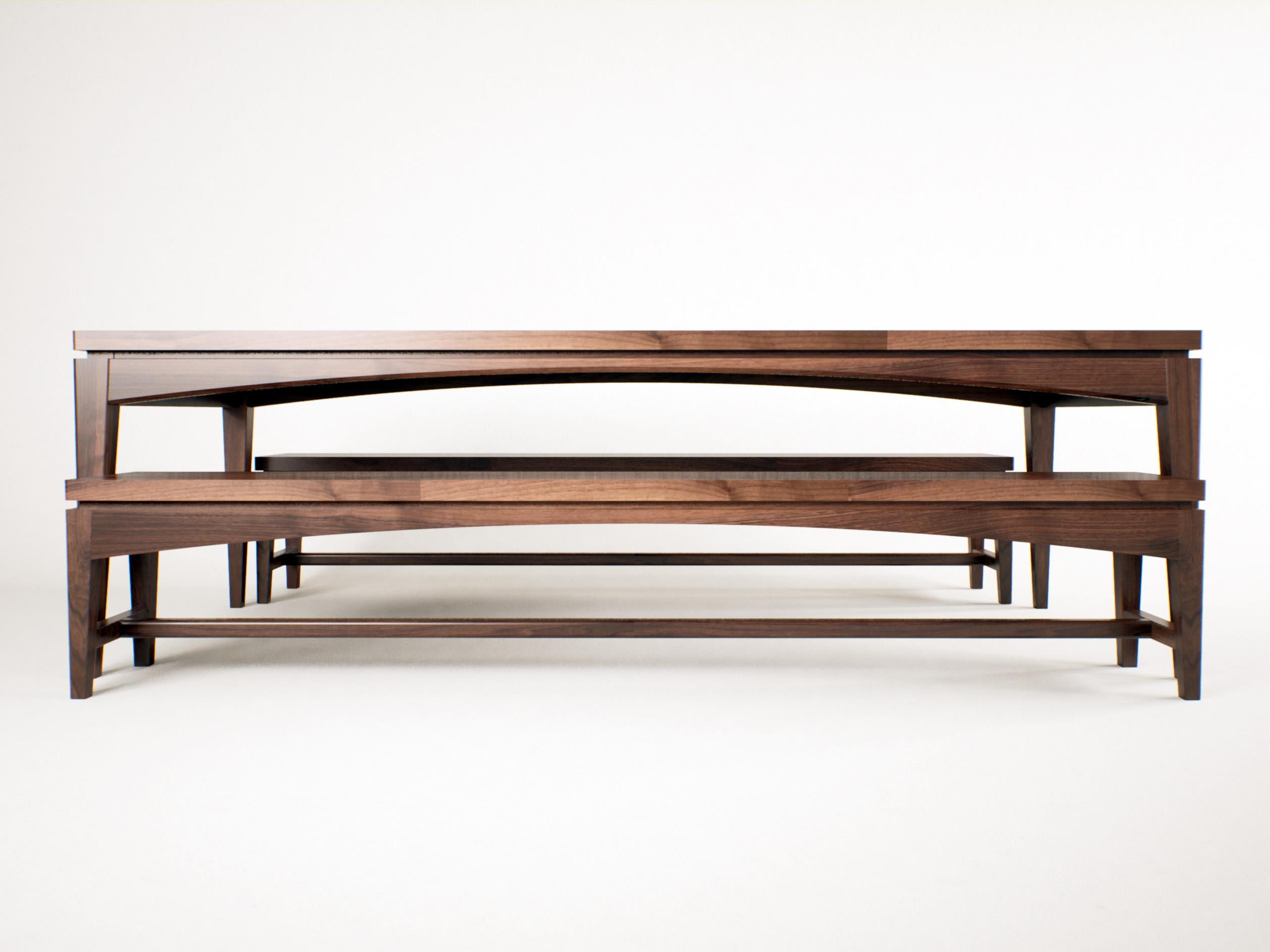 Table de salle à manger en noyer et bancs assortis - Meubles en bois massif sur mesure pour The Furniture Rooms

Pièce maîtresse raffinée pour la salle à manger contemporaine, cet ensemble de table de salle à manger en noyer fait à la main comprend