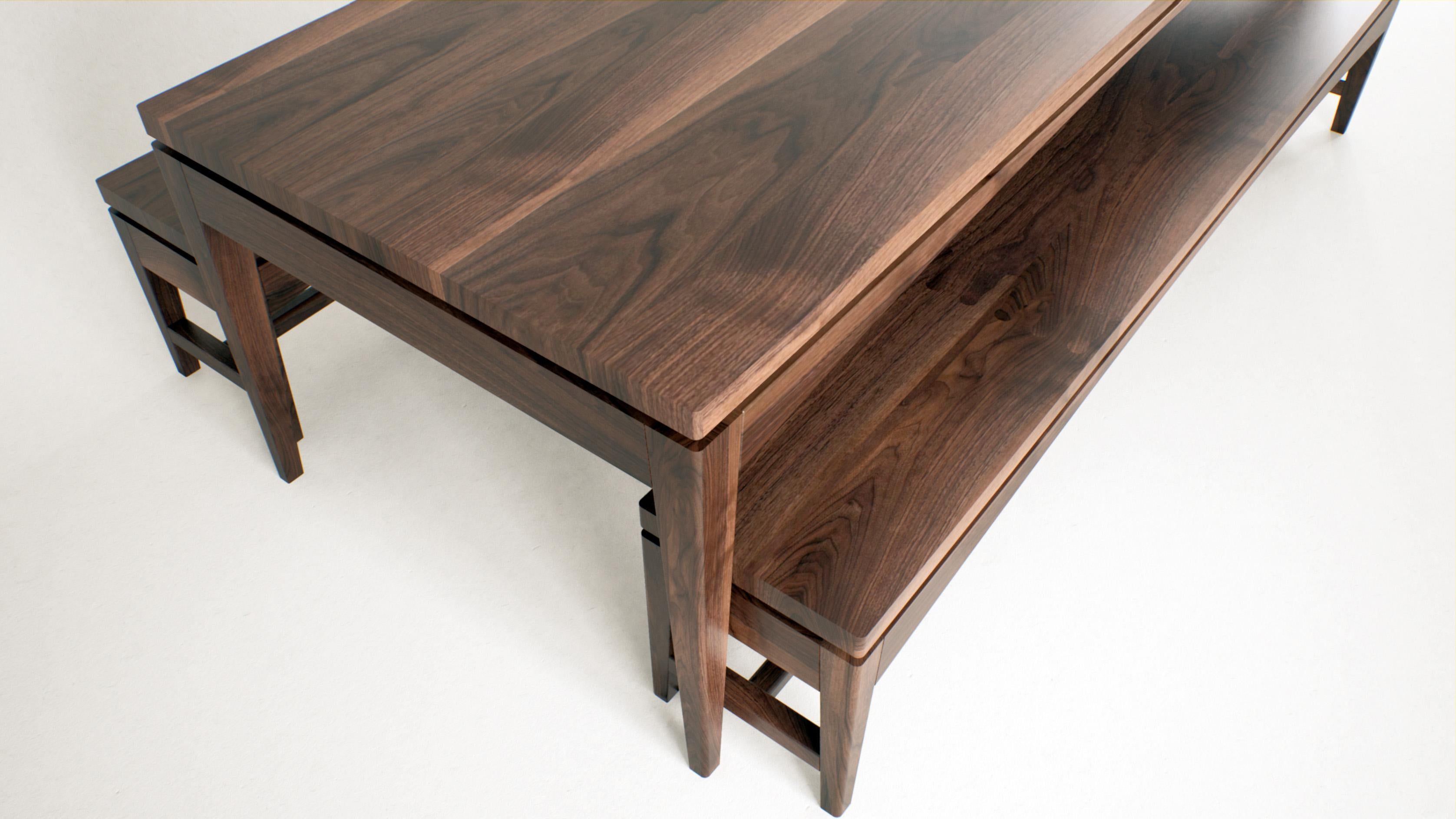 Espagnol Ensemble de salle à manger en noyer massif - Table et bancs assortis sur mesure pour un intérieur Modernity en vente