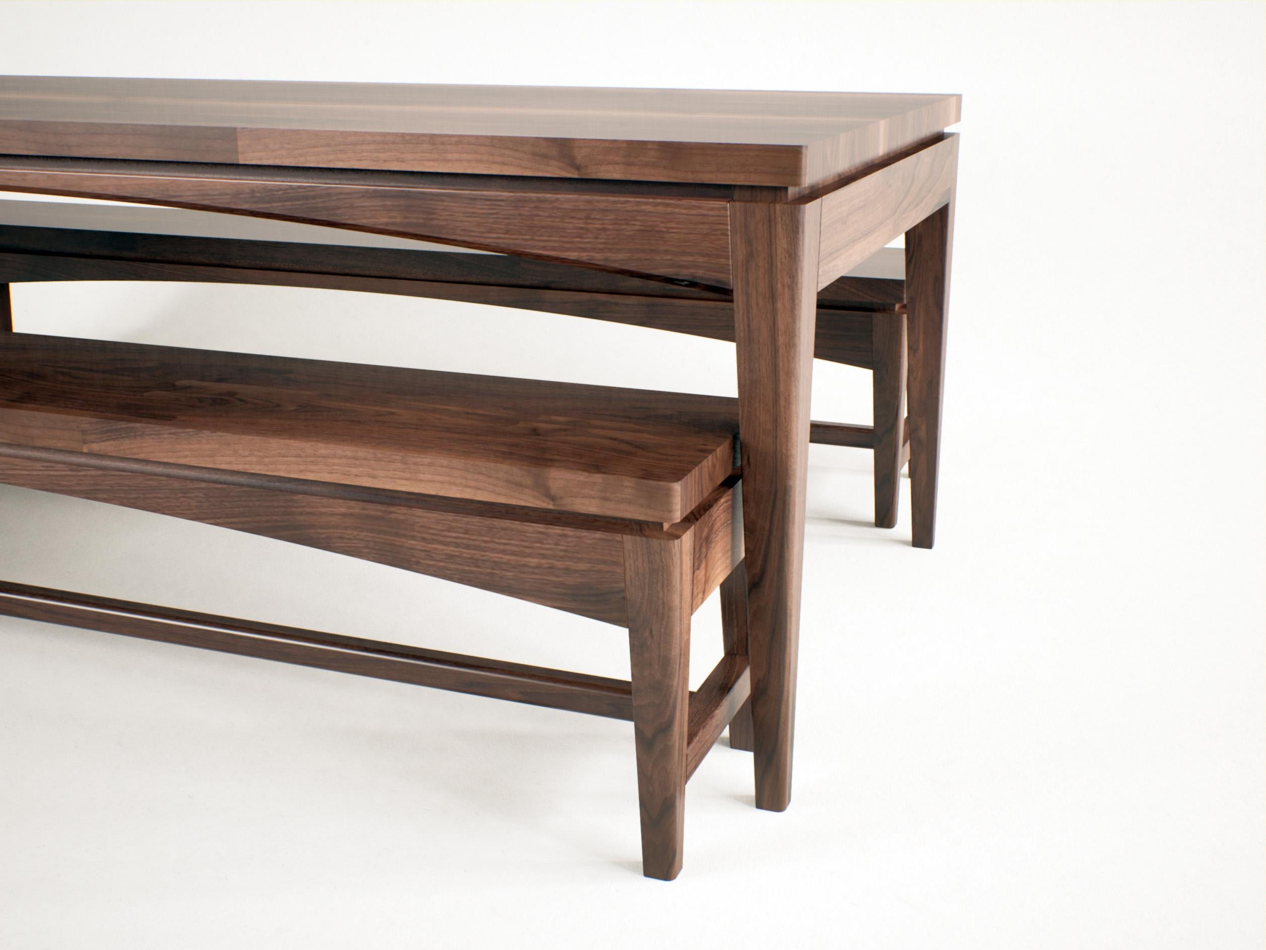 XXIe siècle et contemporain Ensemble de salle à manger en noyer massif - Table et bancs assortis sur mesure pour un intérieur Modernity en vente