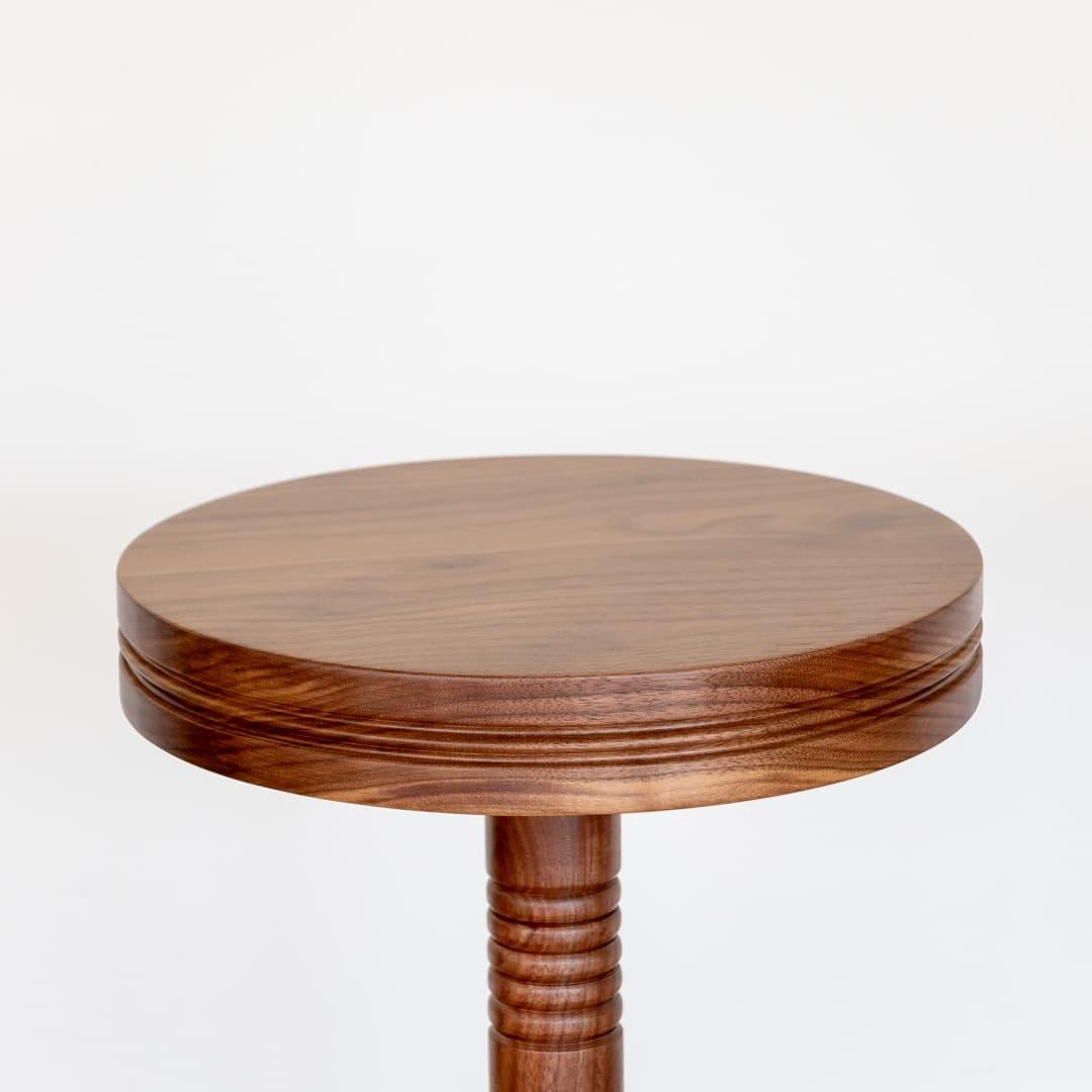 North American Panoplie Walnut Drink Table For Sale