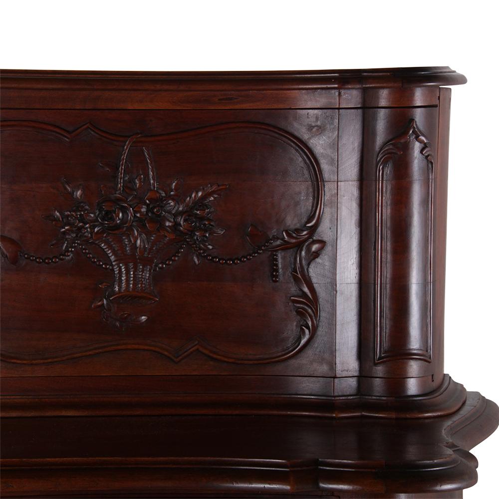 Solid Walnut French Provençal Buffet á Glissant, circa 1880 In Good Condition In Vancouver, British Columbia