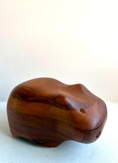 Portagioie a forma di ippopotamo in noce massiccio di Deborah D Bump, 1978